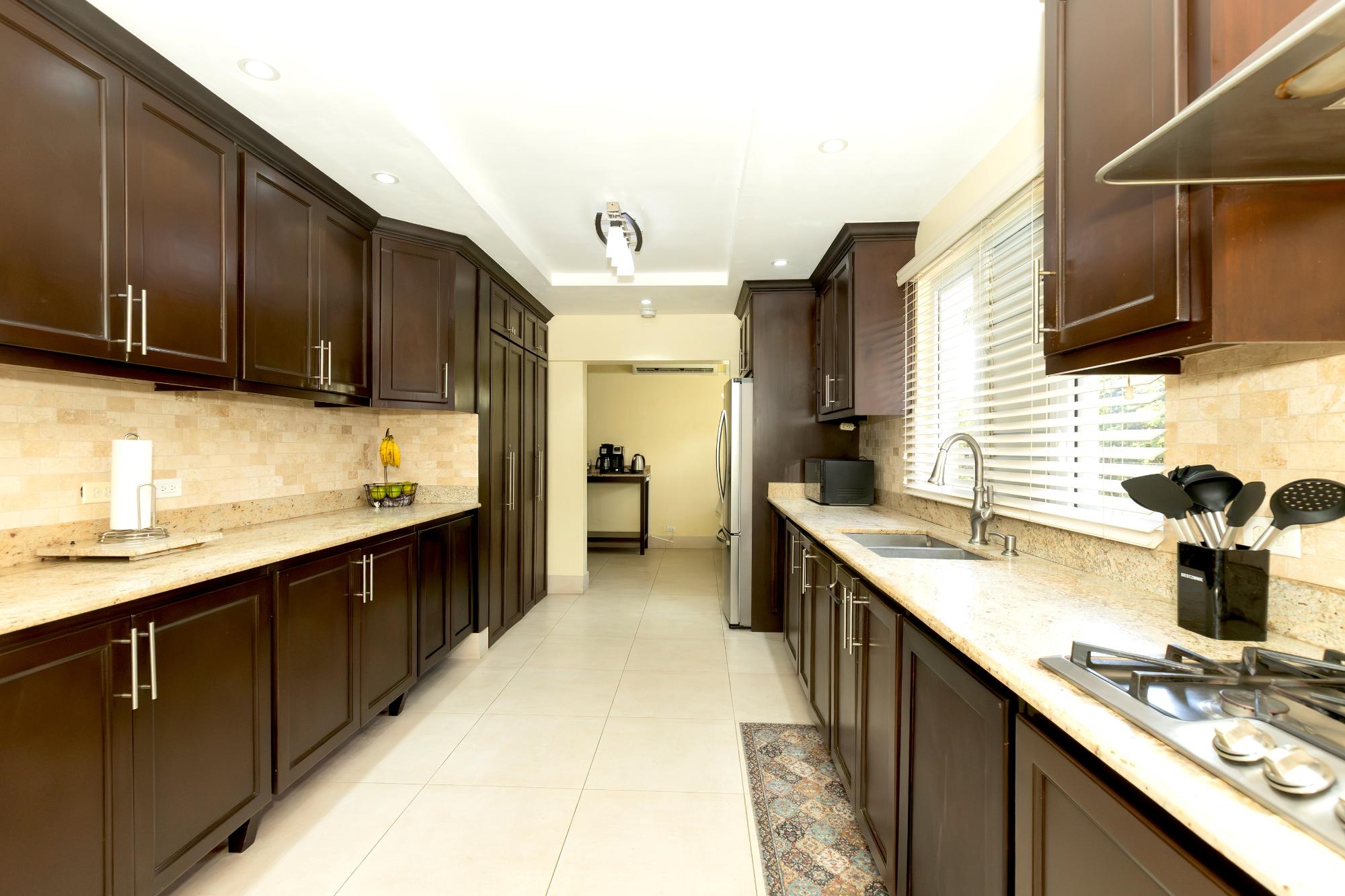 House For Rent: SANDHURST CRESCENT, Kingston 6 | $5,500 photo 9