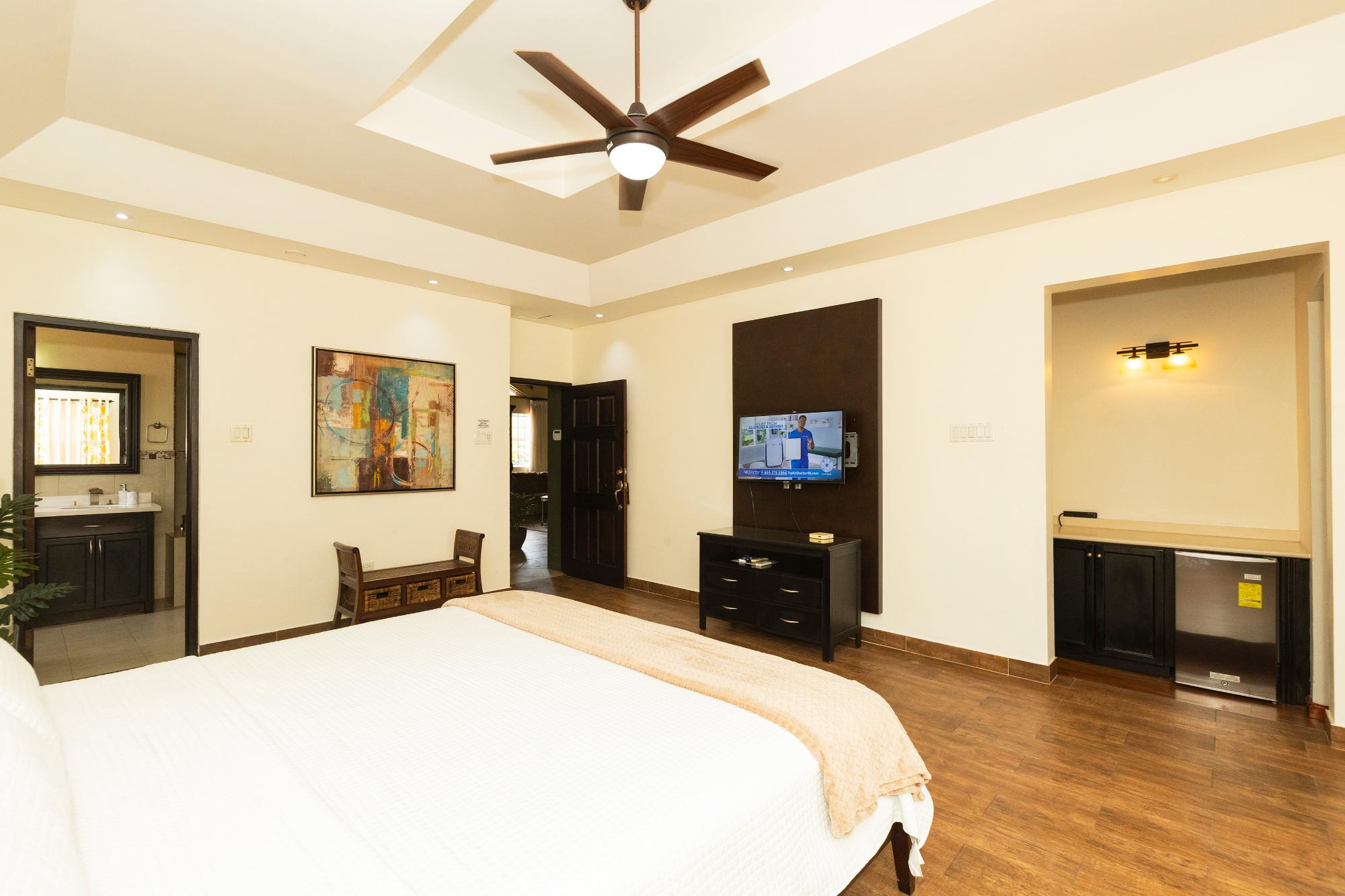 House For Rent: SANDHURST CRESCENT, Kingston 6 | $5,500 photo 15