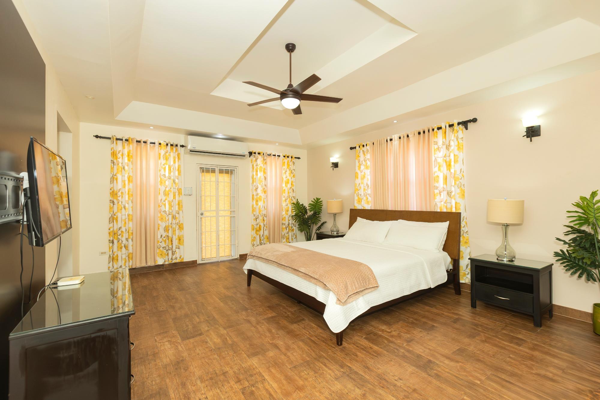 House For Rent: SANDHURST CRESCENT, Kingston 6 | $5,500 photo 16