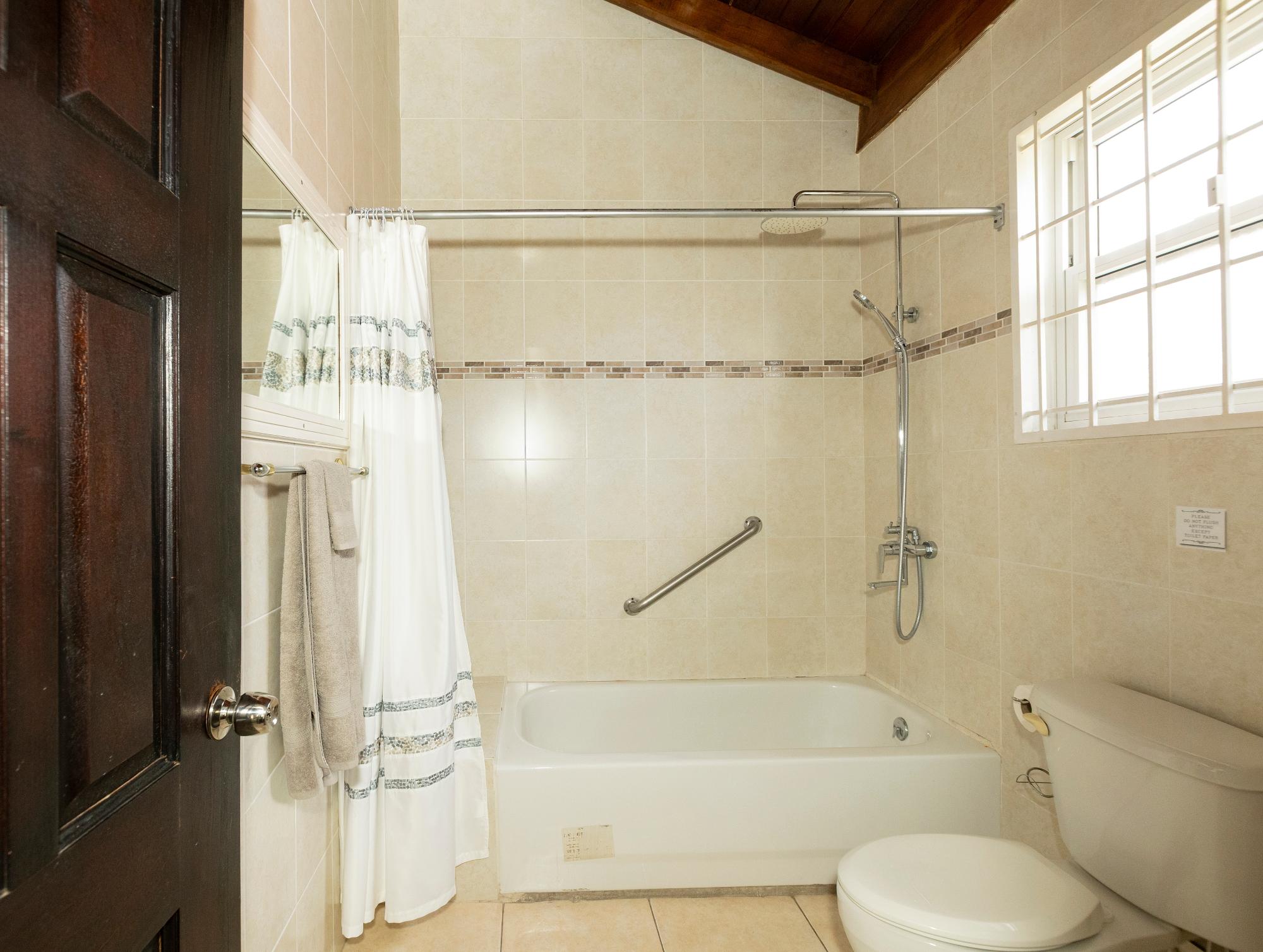 House For Rent: SANDHURST CRESCENT, Kingston 6 | $5,500 photo 22