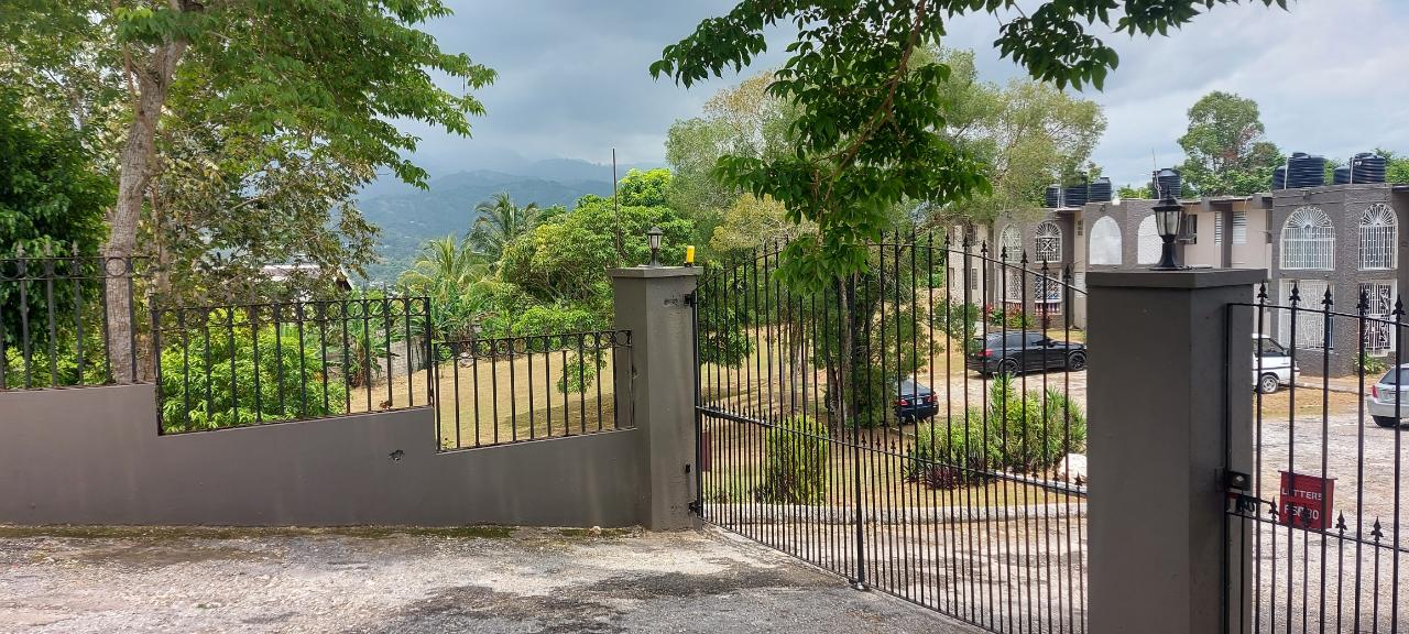 Apartment For Rent: TARUS TERR, SMOKEY VALE, Kingston 19 | $90,000 photo 9