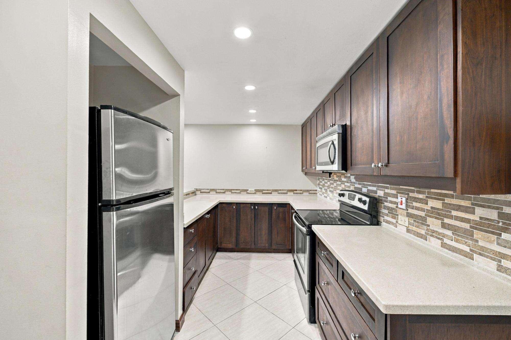 Apartment For Sale: MANOR PARK DRIVE, Kingston 8 | $695,000 photo 5