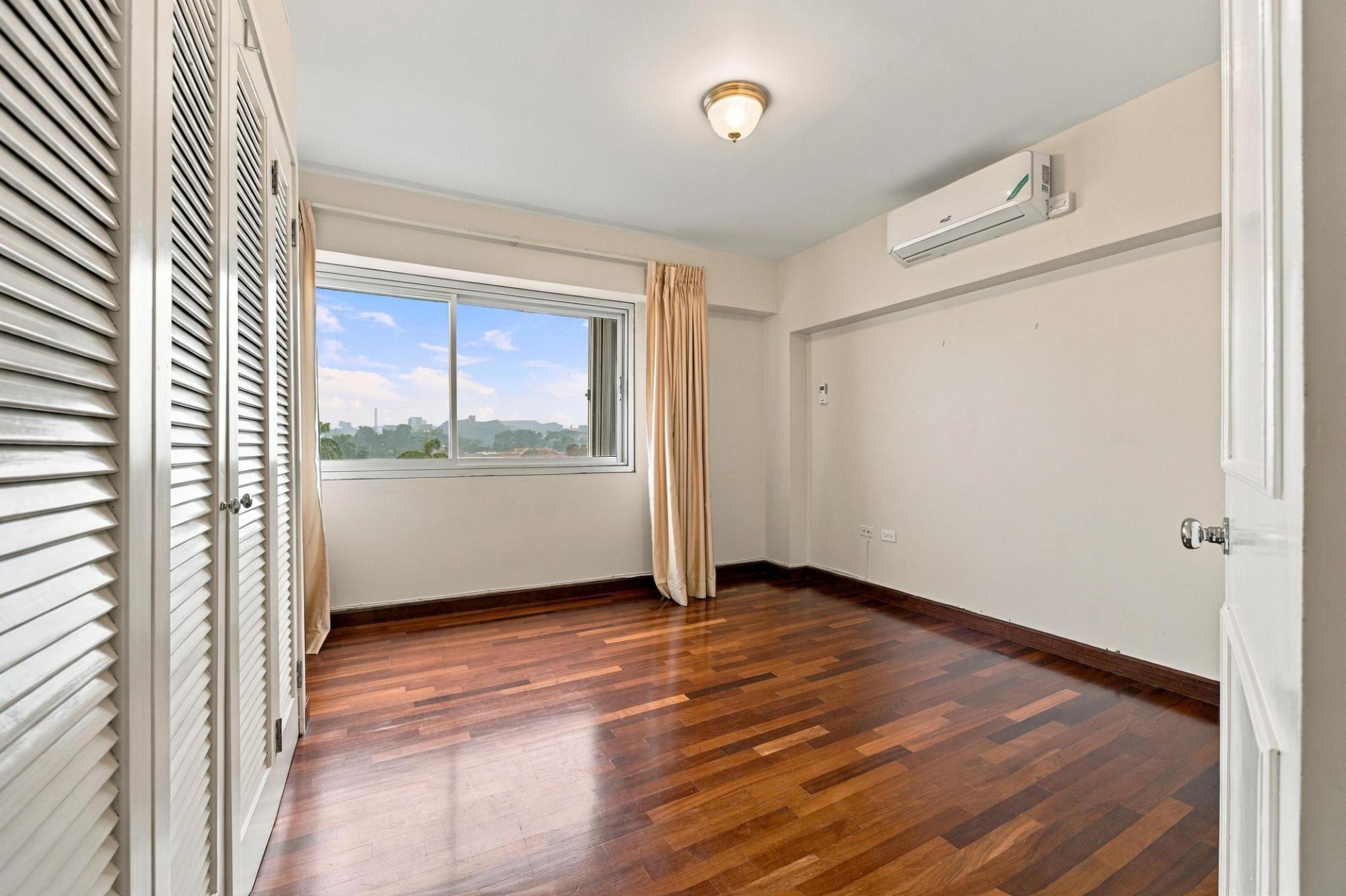 Apartment For Sale: MANOR PARK DRIVE, Kingston 8 | $695,000 photo 9