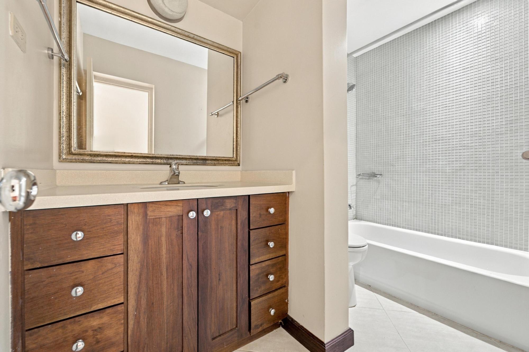 Apartment For Sale: MANOR PARK DRIVE, Kingston 8 | $695,000 photo 11