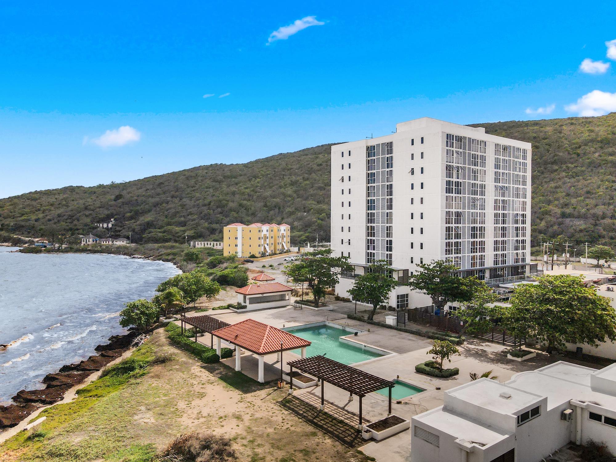 Apartment For Rent: BAY FRONT VILLAS, Port Henderson | $145,000