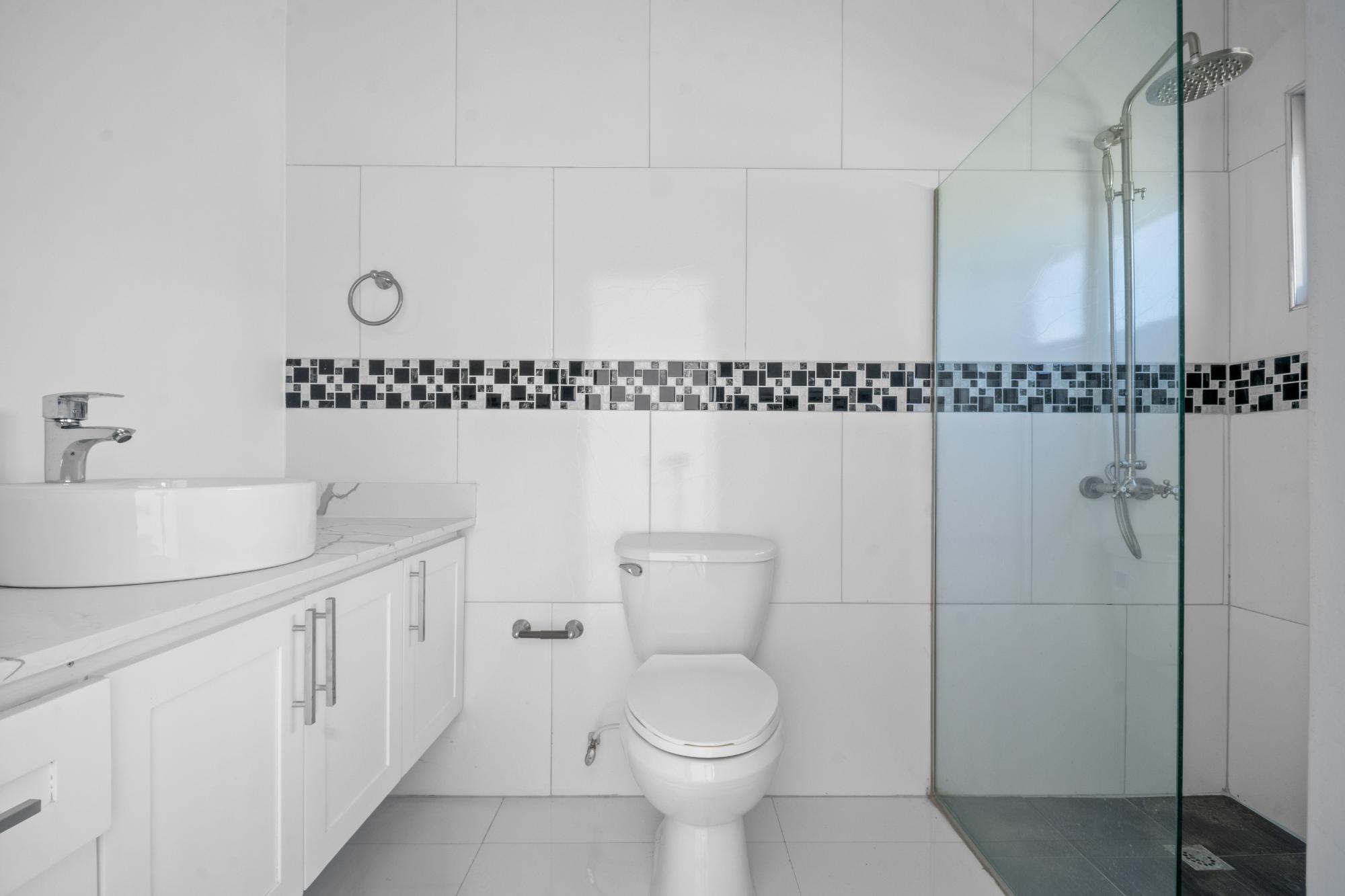 Apartment For Sale: LAWRENCE AVENUE, Kingston 6 | $55,000,000 photo 5
