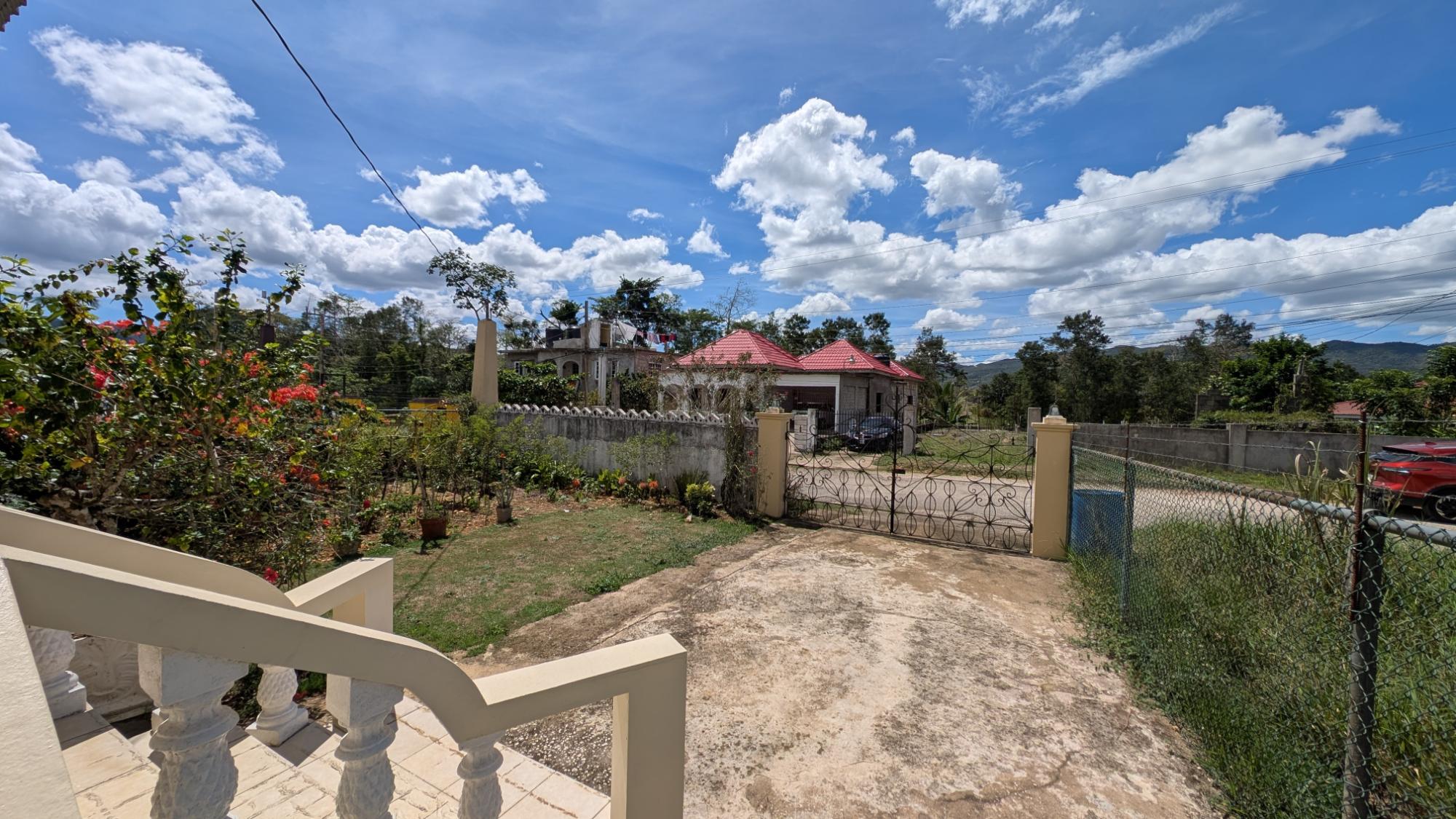 House For Sale: MONEAGUE HOUSING SCHEME, Moneague | $30,000,000 photo 3