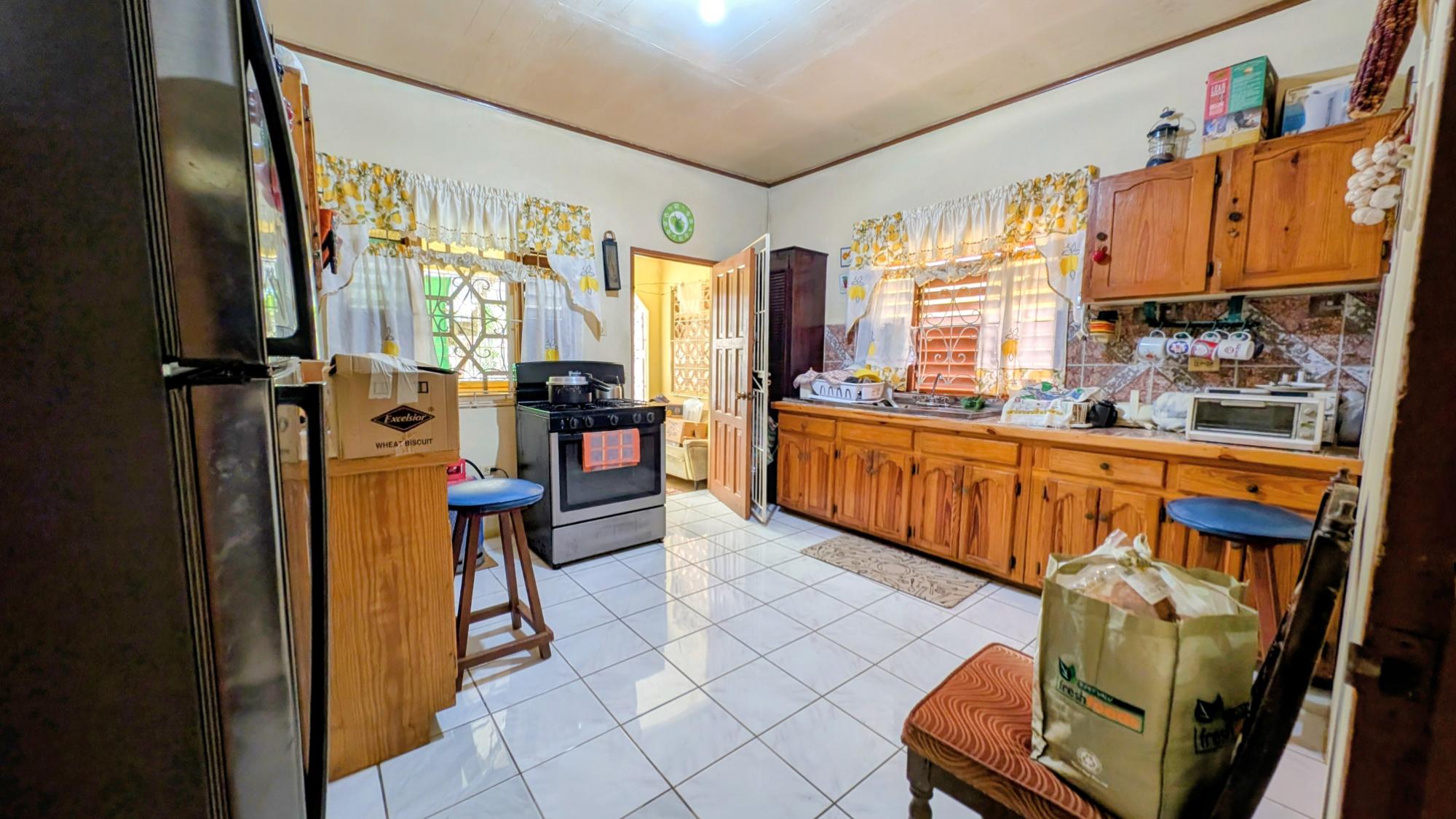 House For Sale: MONEAGUE HOUSING SCHEME, Moneague | $30,000,000 photo 9