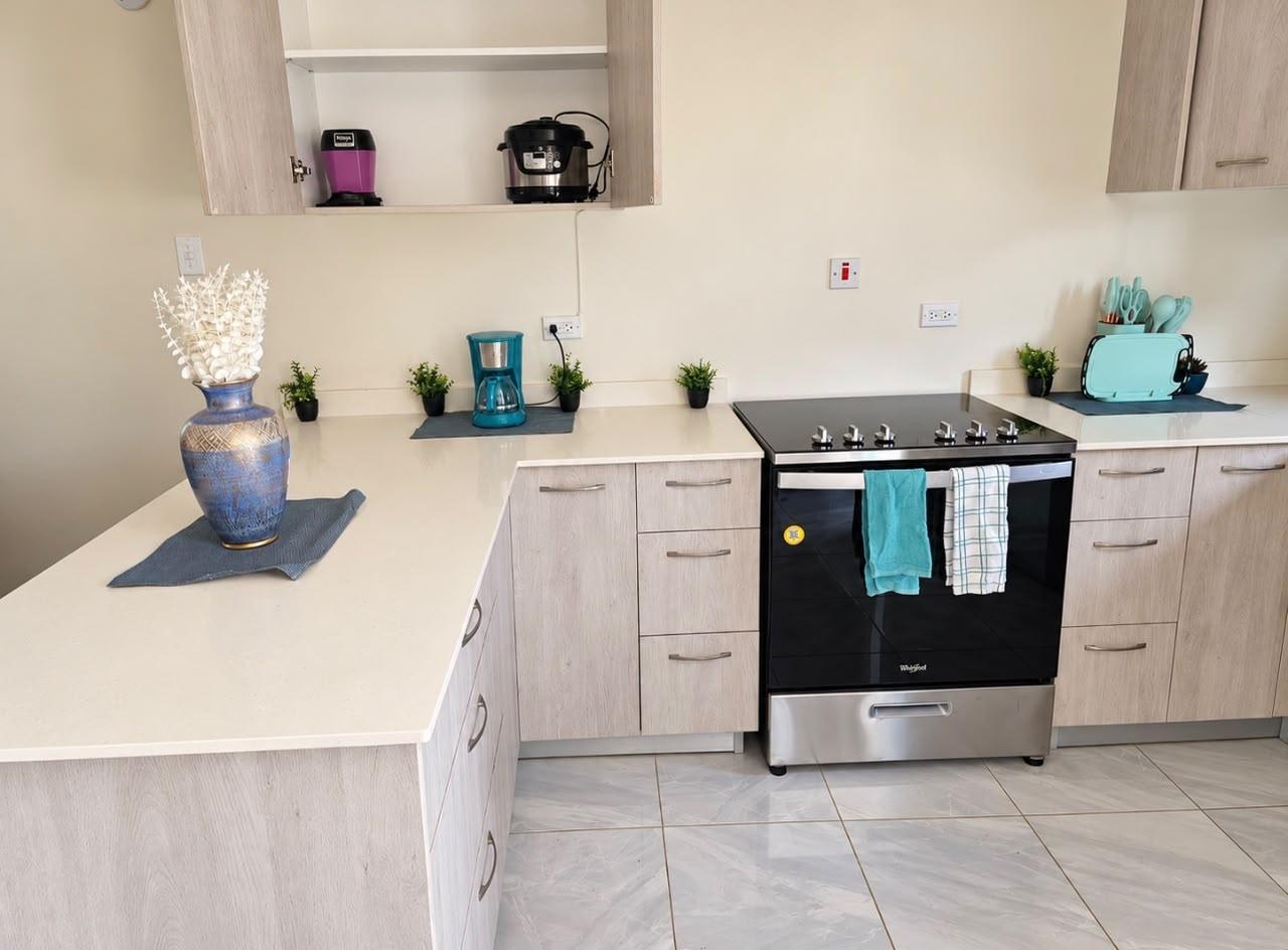Townhouse For Rent: CAMELOT VILLAGE, Discovery Bay | $1,300 photo 6