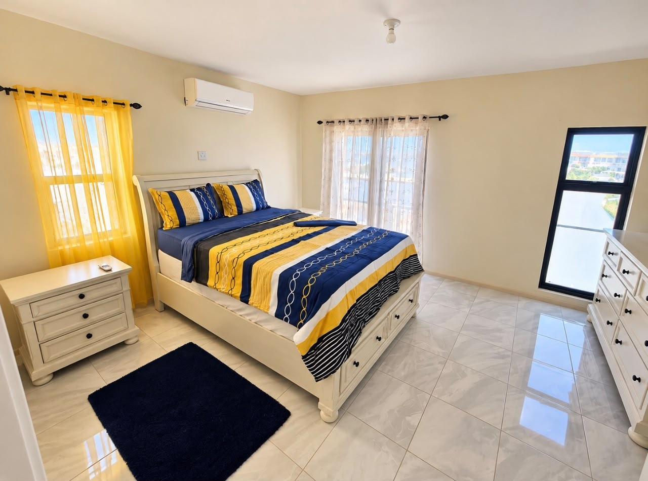 Townhouse For Rent: CAMELOT VILLAGE, Discovery Bay | $1,300 photo 9