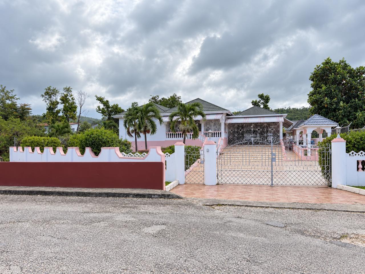 House For Sale: RUNAWAY MEADOWS, Runaway Bay | $900,000