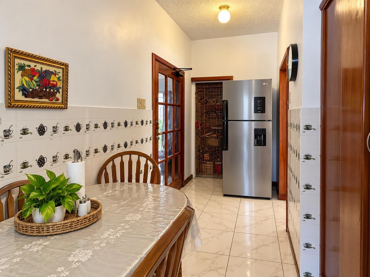 House For Sale: RUNAWAY MEADOWS, Runaway Bay | $900,000 photo 6
