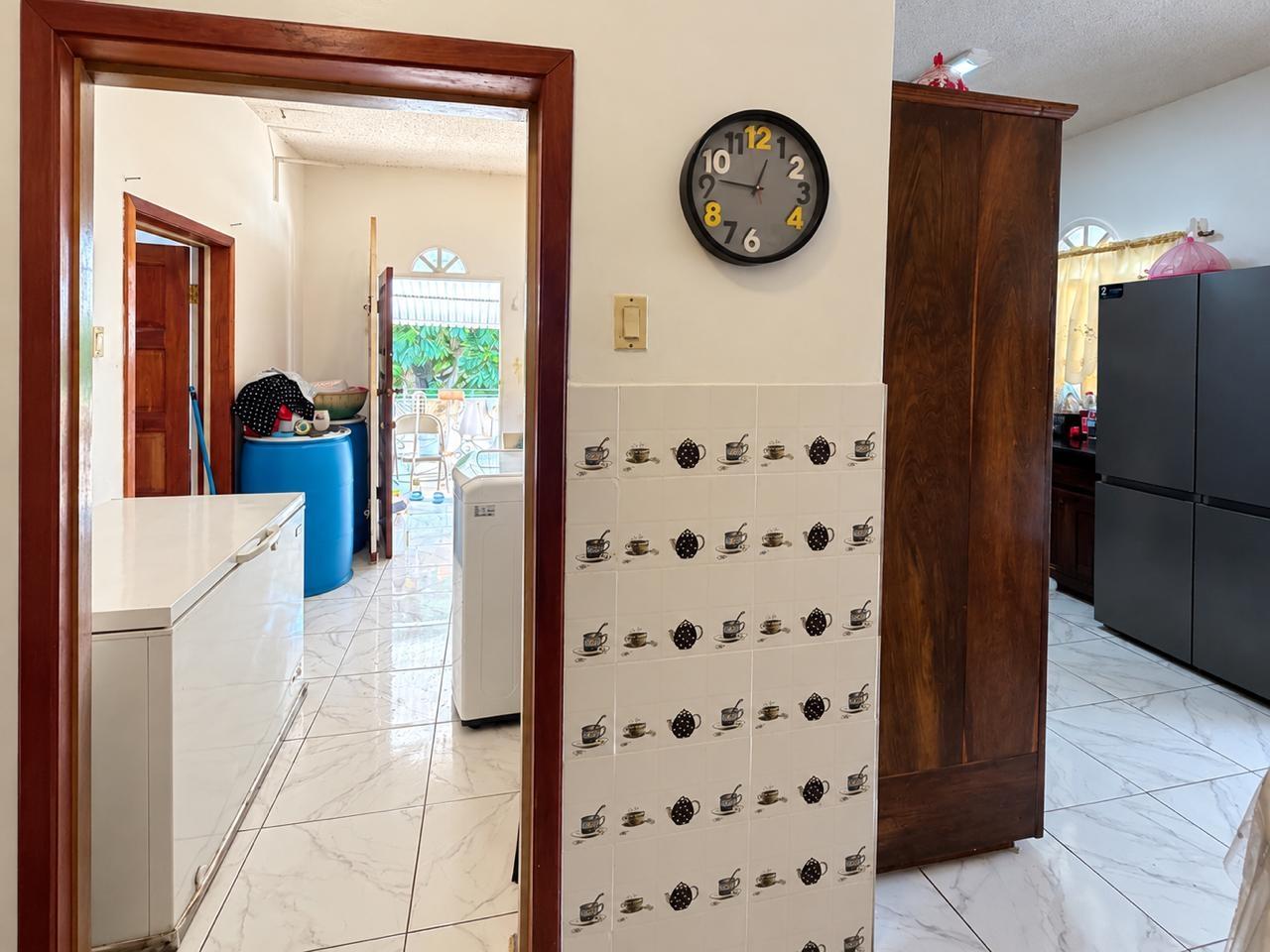 House For Sale: RUNAWAY MEADOWS, Runaway Bay | $900,000 photo 7