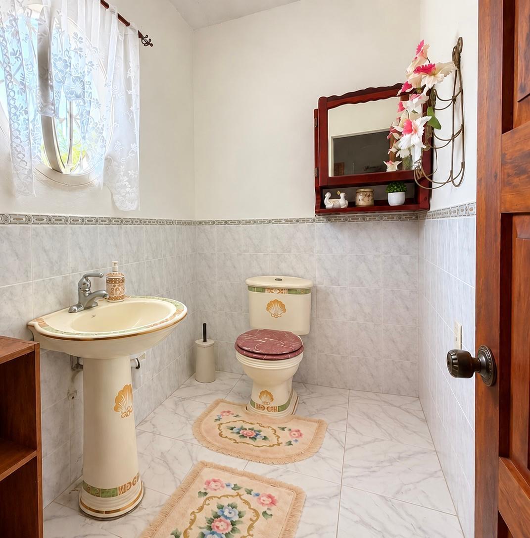House For Sale: RUNAWAY MEADOWS, Runaway Bay | $900,000 photo 11