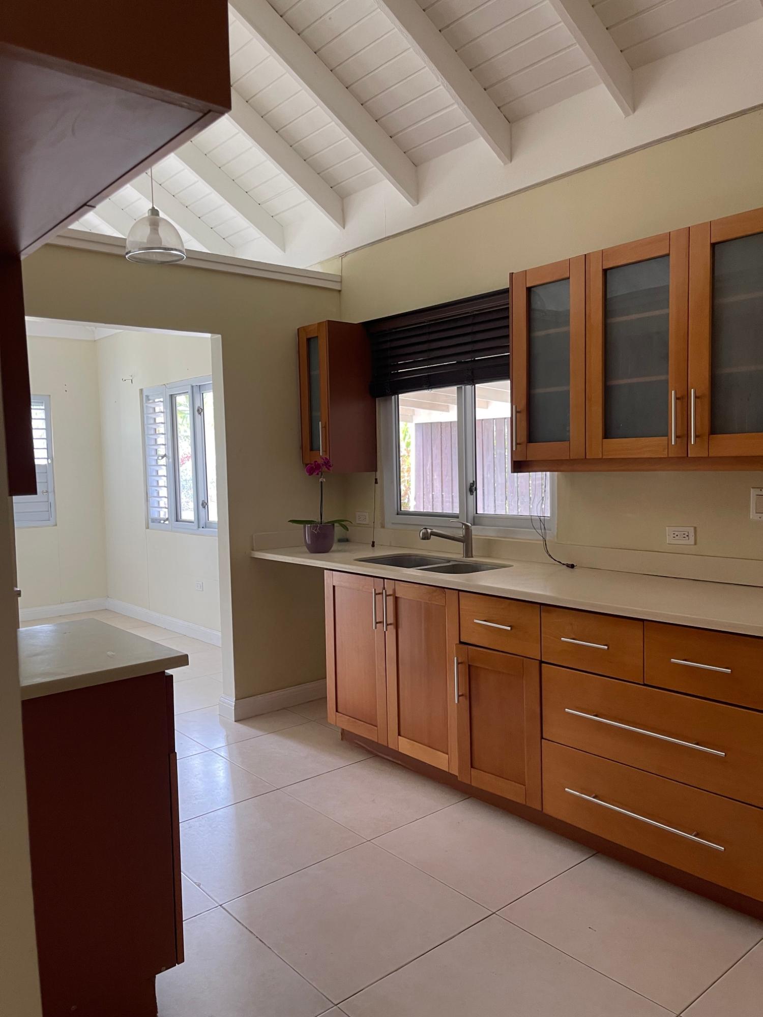 House For Rent: COOL SHADE, Laughlands | $1,400 photo 12
