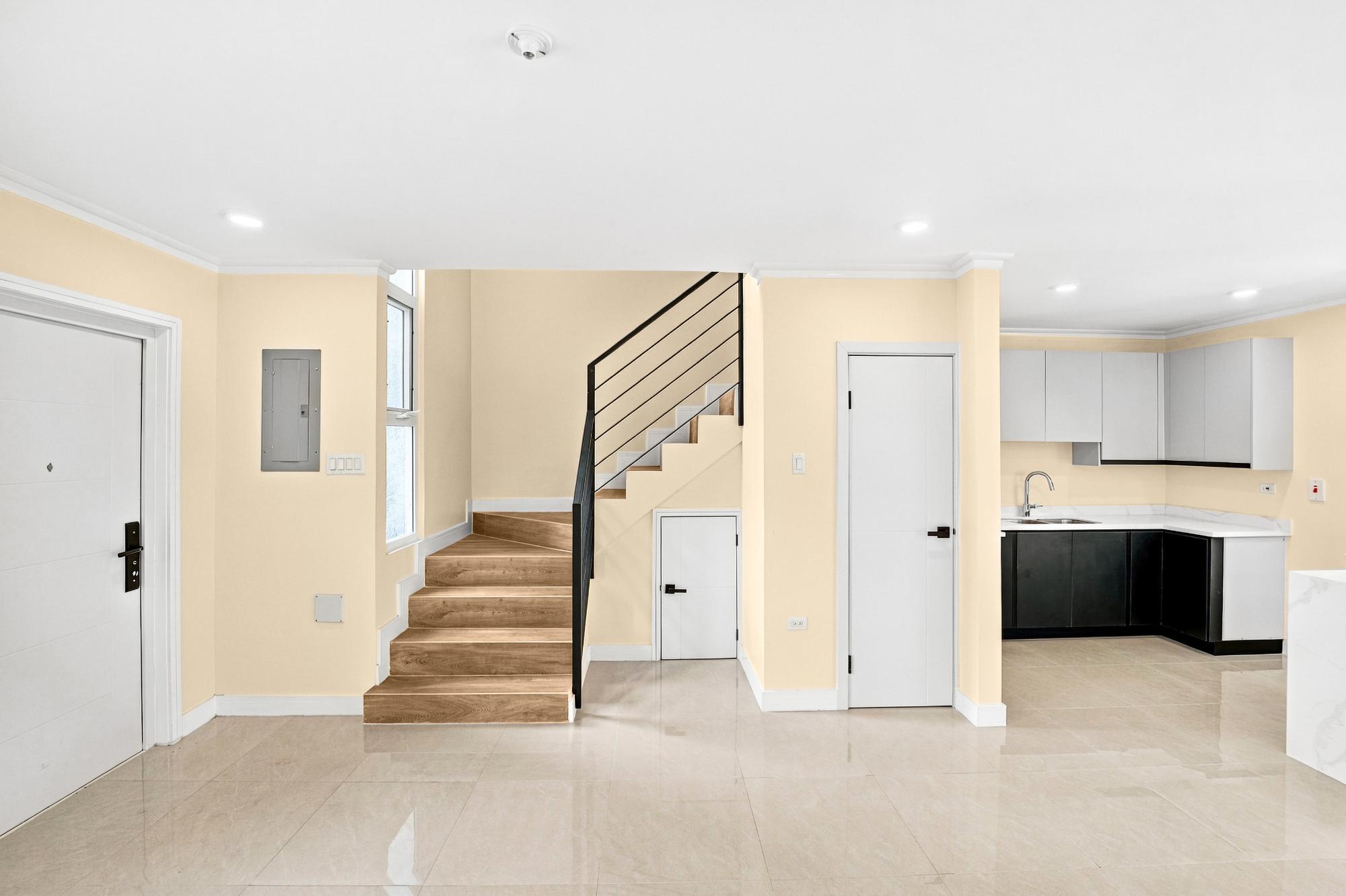Townhouse For Rent: CHESTER CREEK, Westchester | $160,000 photo 4