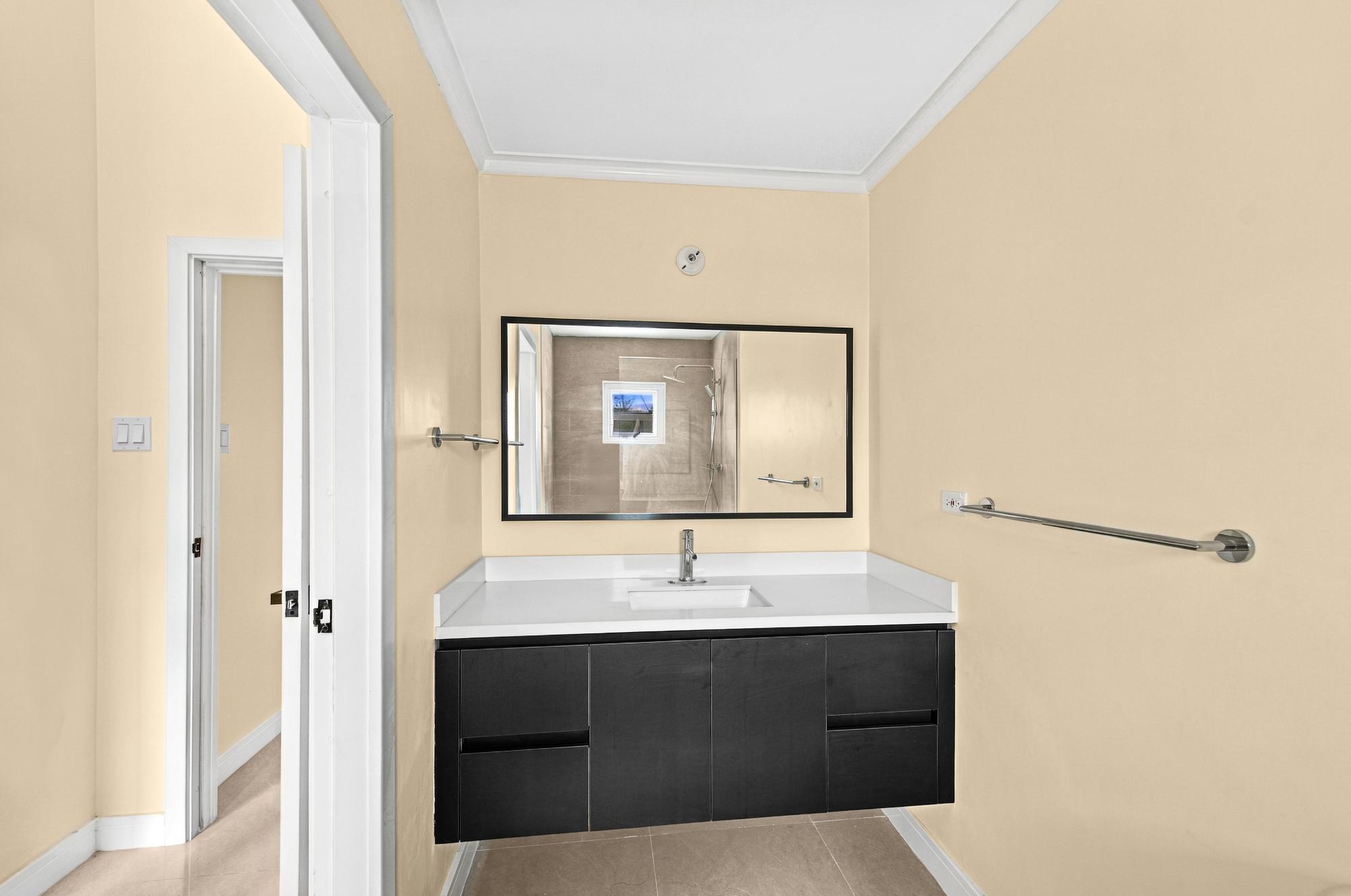 Townhouse For Rent: CHESTER CREEK, Westchester | $160,000 photo 14
