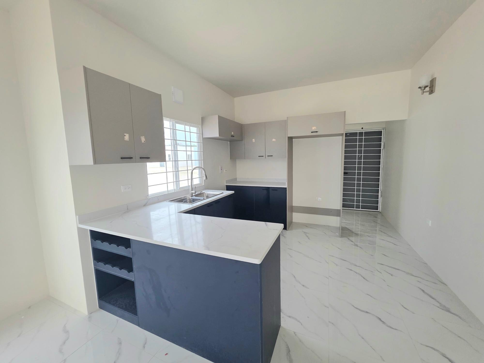 House For Rent: CORAL SPRING ESTATES, Coral Spring | $150,000 photo 4
