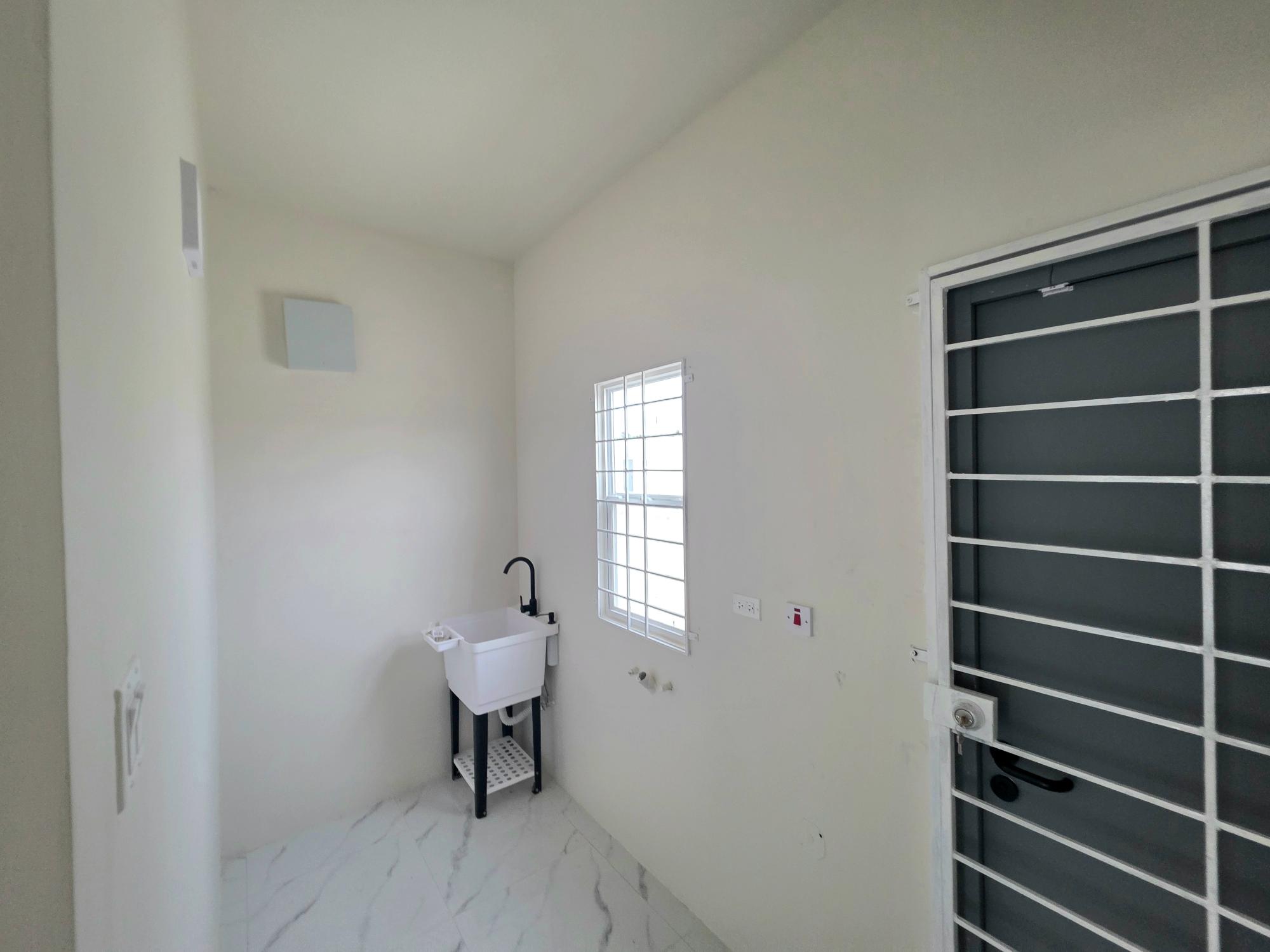 House For Rent: CORAL SPRING ESTATES, Coral Spring | $150,000 photo 6