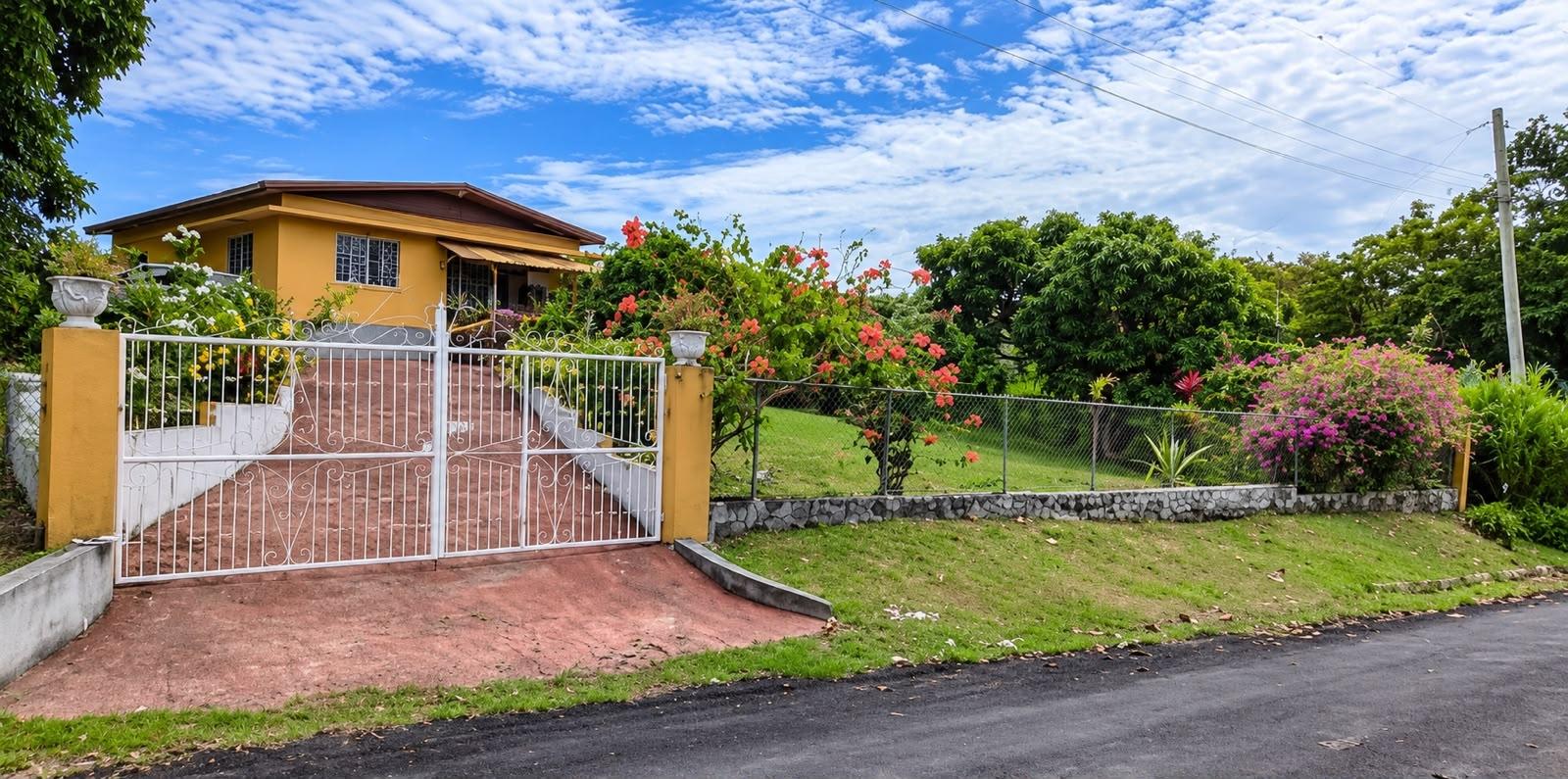 House For Sale: WOODSIDE, PEAR TREE GROVE, Highgate | $15,000,000 photo 3