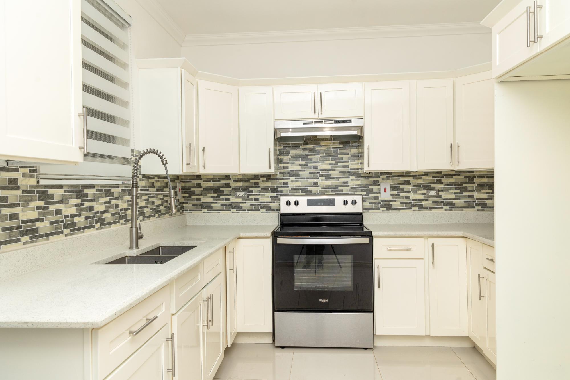 Apartment For Rent: FAIRWAY AVENUE, Kingston 6 | $1,500 photo 3