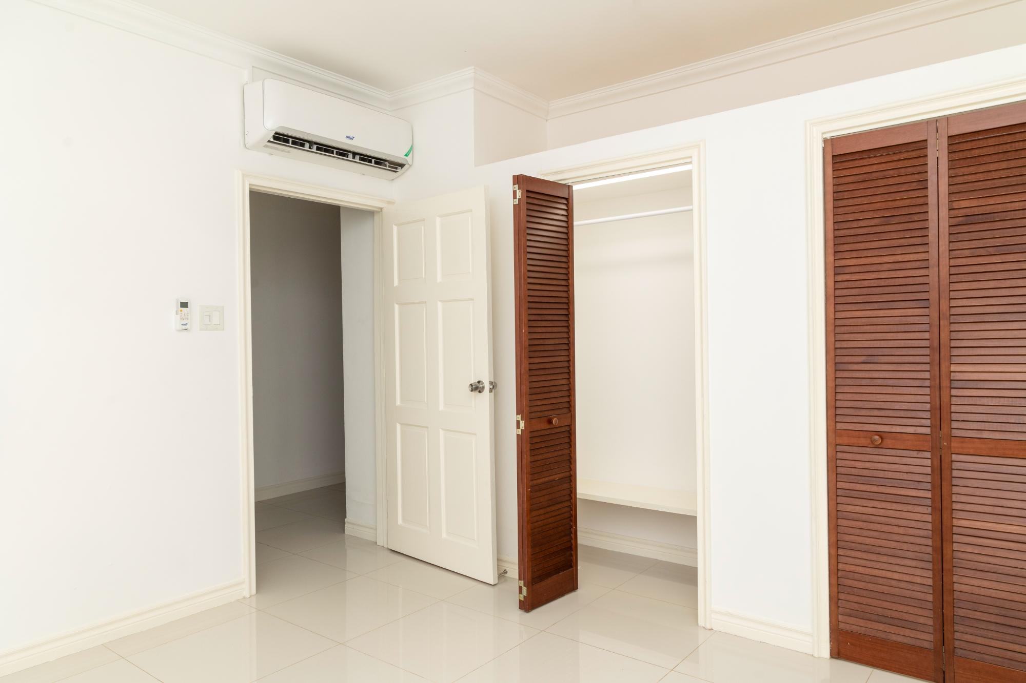 Apartment For Rent: FAIRWAY AVENUE, Kingston 6 | $1,500 photo 6