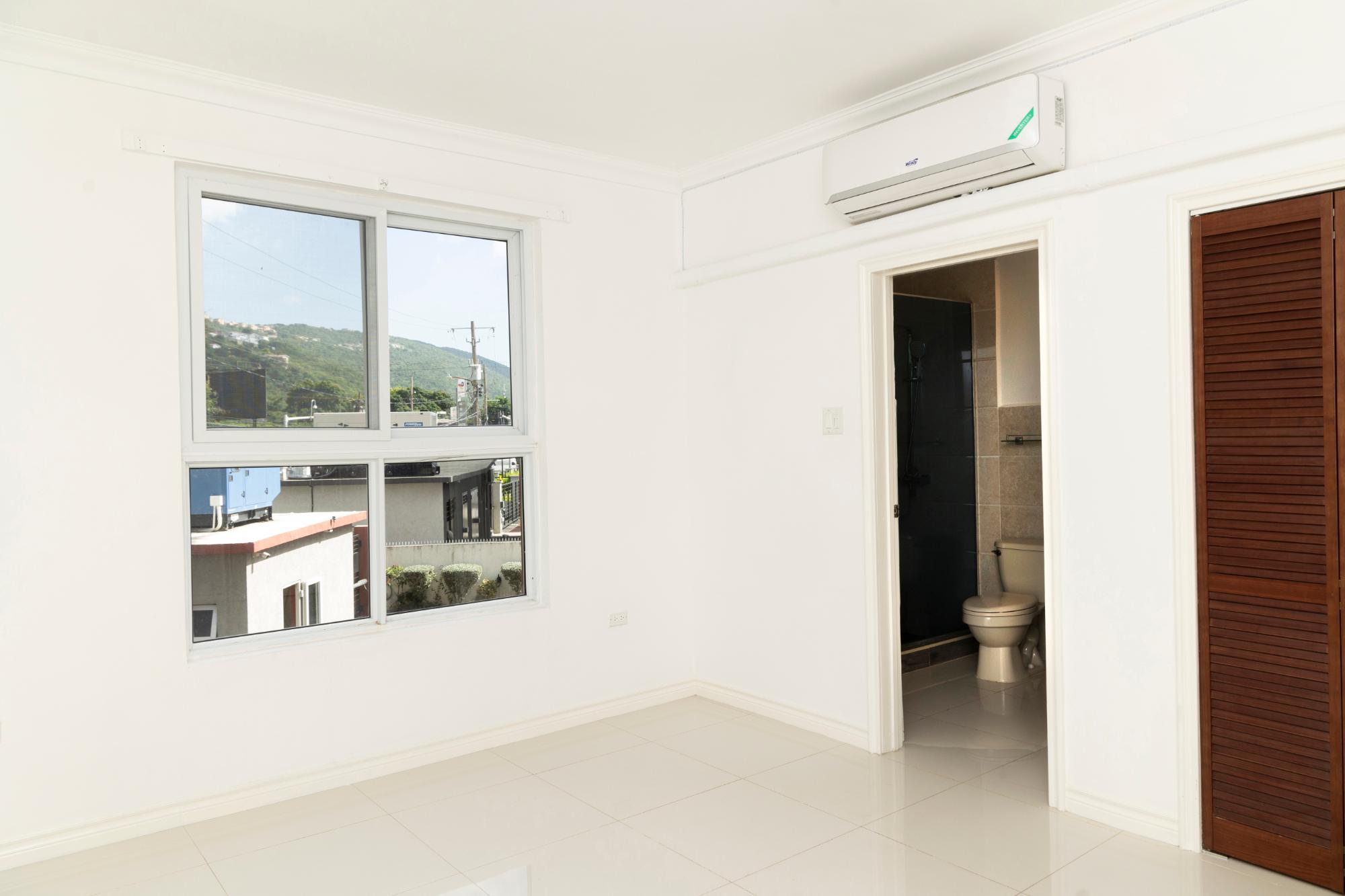 Apartment For Rent: FAIRWAY AVENUE, Kingston 6 | $1,500 photo 8