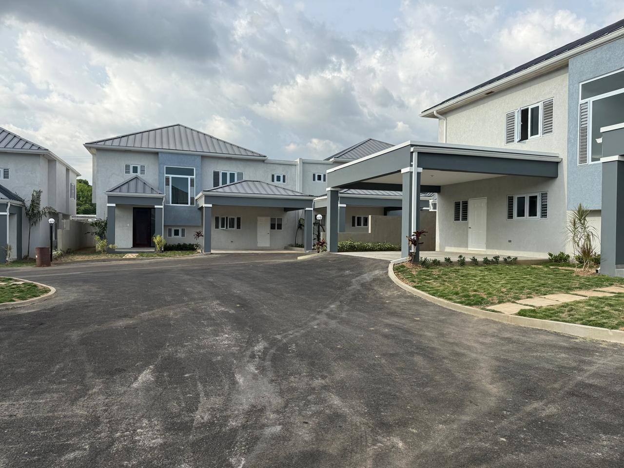Townhouse For Sale: LIGUANEA AVENUE, Kingston 6 | $1,100,000 photo 2