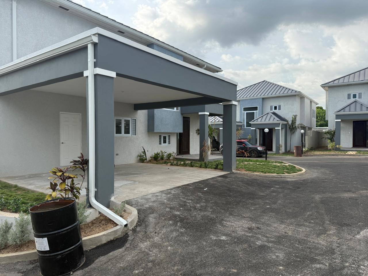 Townhouse For Sale: LIGUANEA AVENUE, Kingston 6 | $1,100,000 photo 4