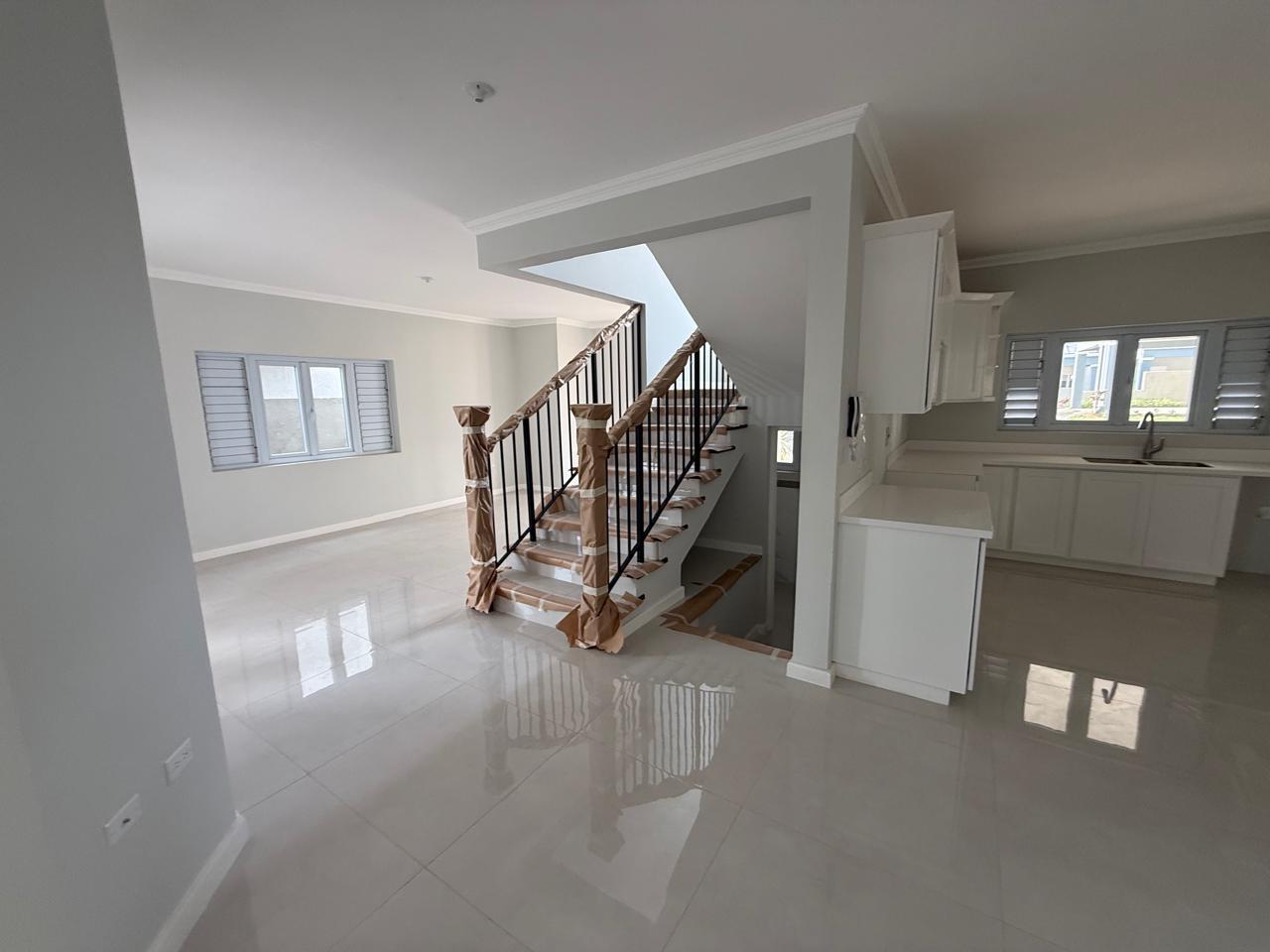 Townhouse For Sale: LIGUANEA AVENUE, Kingston 6 | $1,100,000 photo 7