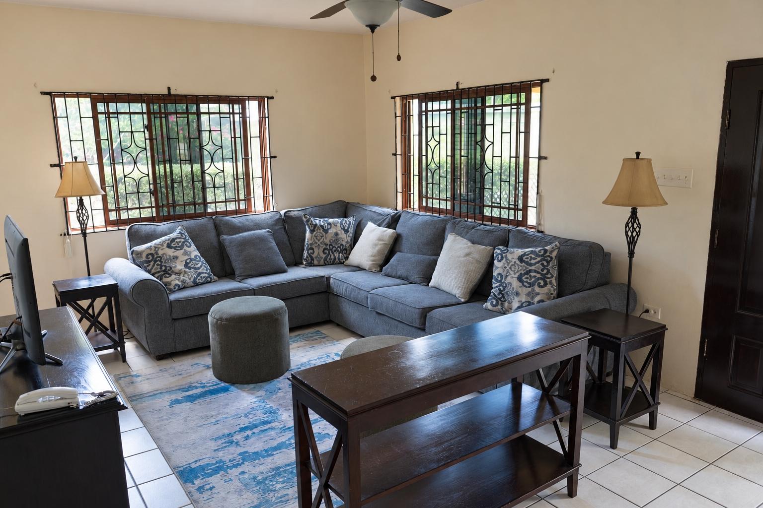 House For Sale: CIRCLE DRIVE, GLENMUIR HE, May Pen | $45,000,000 photo 5