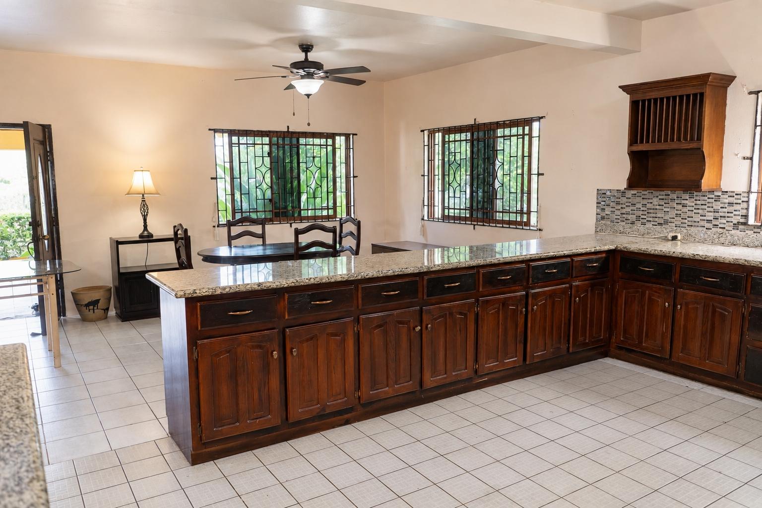 House For Sale: CIRCLE DRIVE, GLENMUIR HE, May Pen | $45,000,000 photo 6