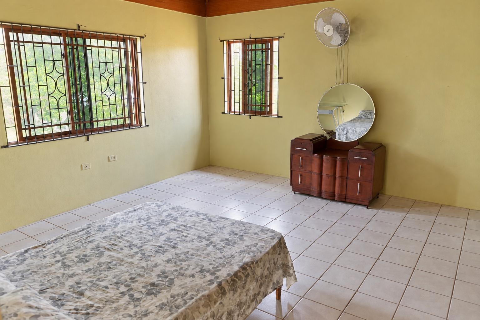 House For Sale: CIRCLE DRIVE, GLENMUIR HE, May Pen | $45,000,000 photo 15