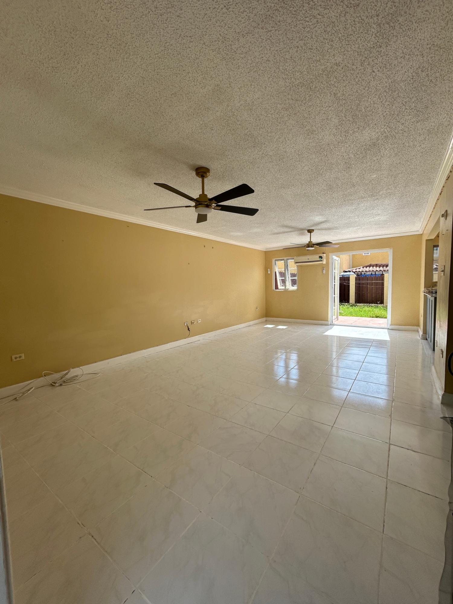 Townhouse For Rent: MANGO WALK COUNTRY CLUB, Mango Walk C-Club | $1,600 photo 3