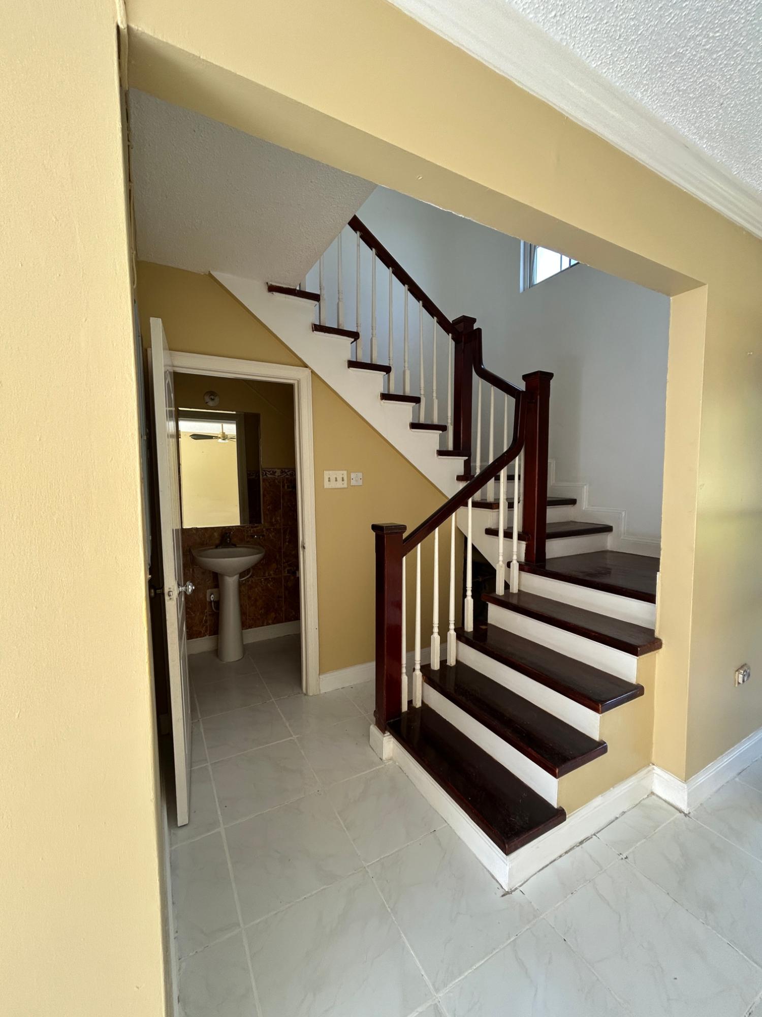 Townhouse For Rent: MANGO WALK COUNTRY CLUB, Mango Walk C-Club | $1,600 photo 6