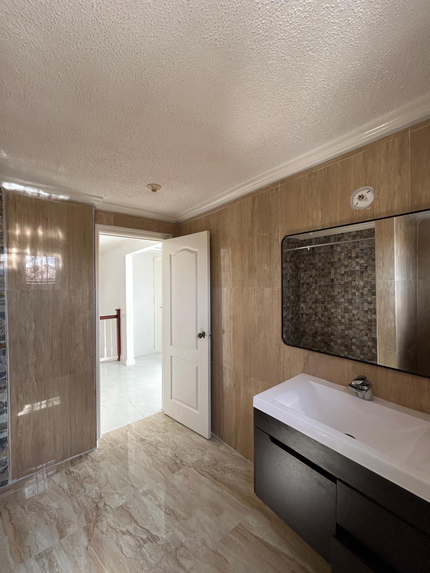 Townhouse For Rent: MANGO WALK COUNTRY CLUB, Mango Walk C-Club | $1,600 photo 7