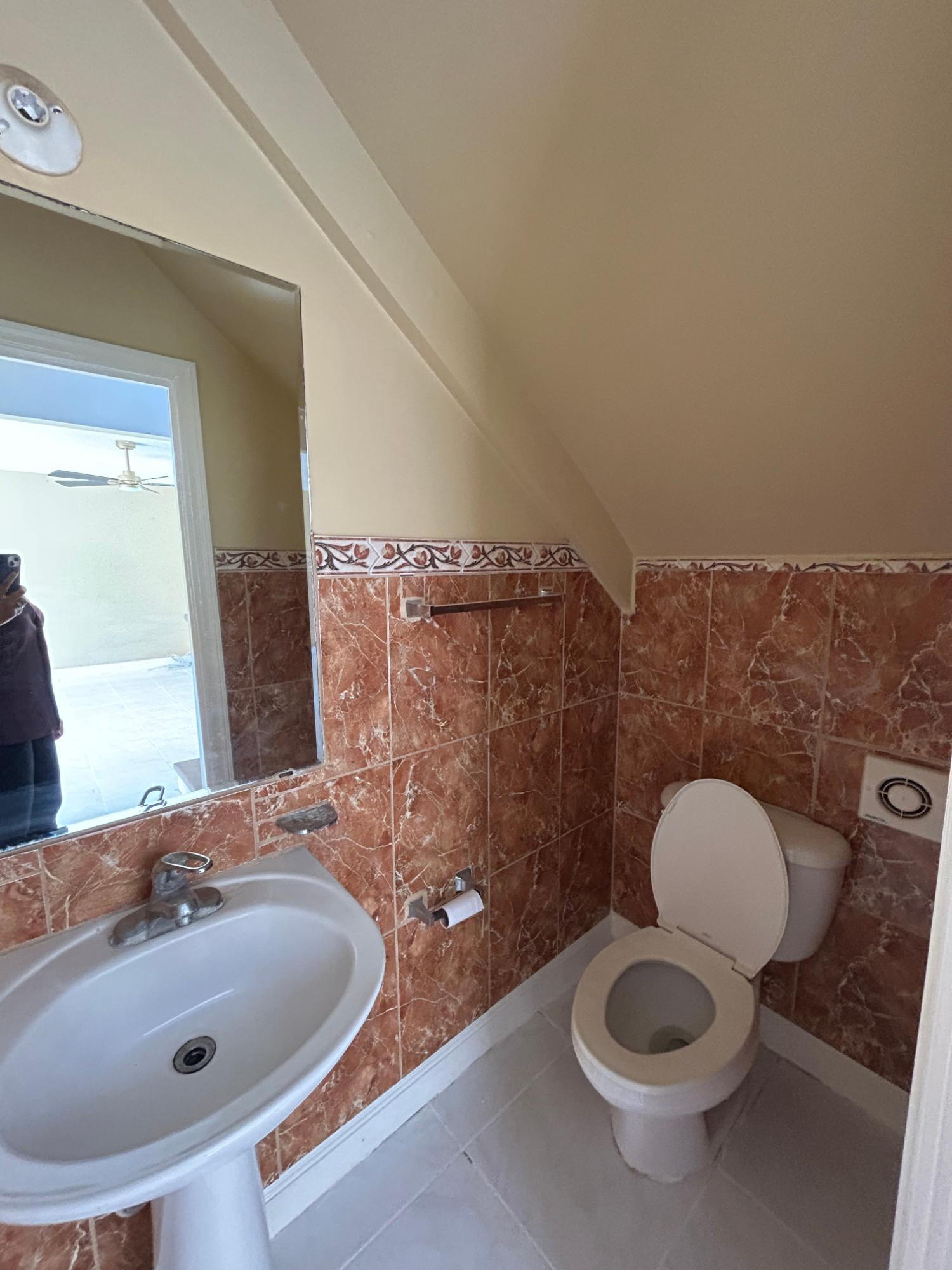 Townhouse For Rent: MANGO WALK COUNTRY CLUB, Mango Walk C-Club | $1,600 photo 17