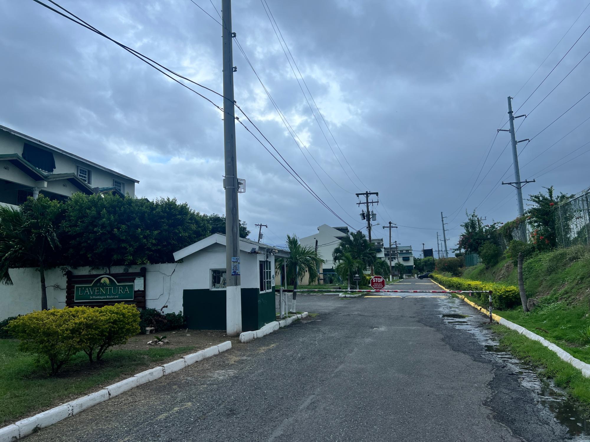 Townhouse For Rent: WASHINGTON BOULEVARD, Kingston 20 | $180,000 photo 2