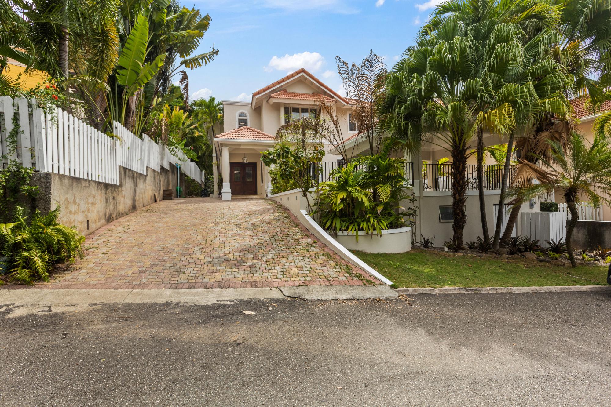 Townhouse For Rent: CHERRY DRIVE, Kingston 8 | $6,000 photo 2