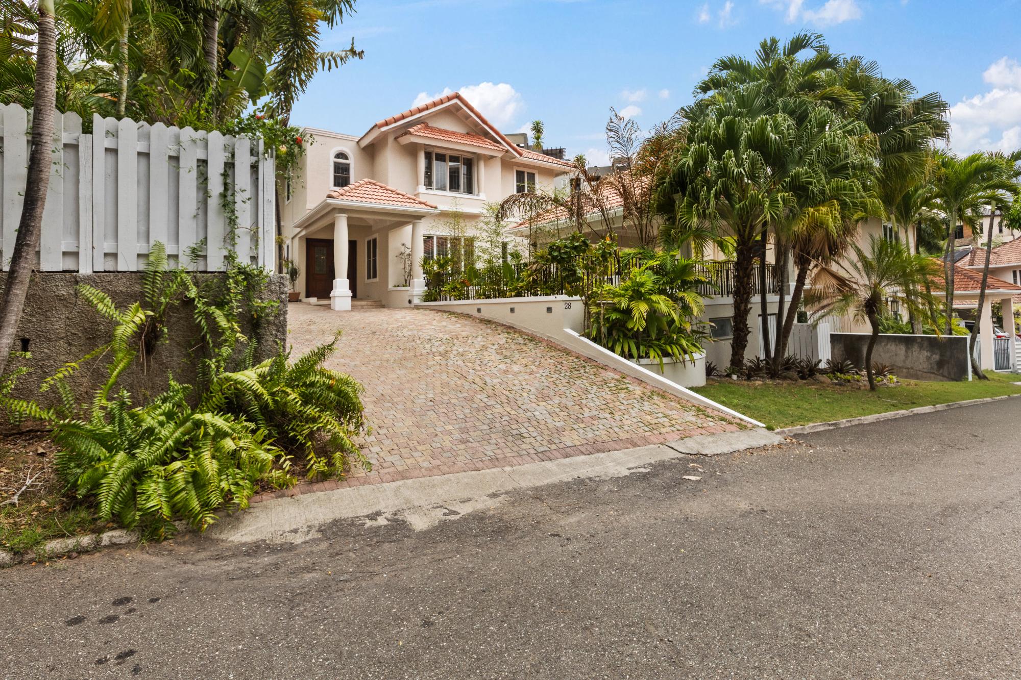 Townhouse For Rent: CHERRY DRIVE, Kingston 8 | $6,000 photo 3