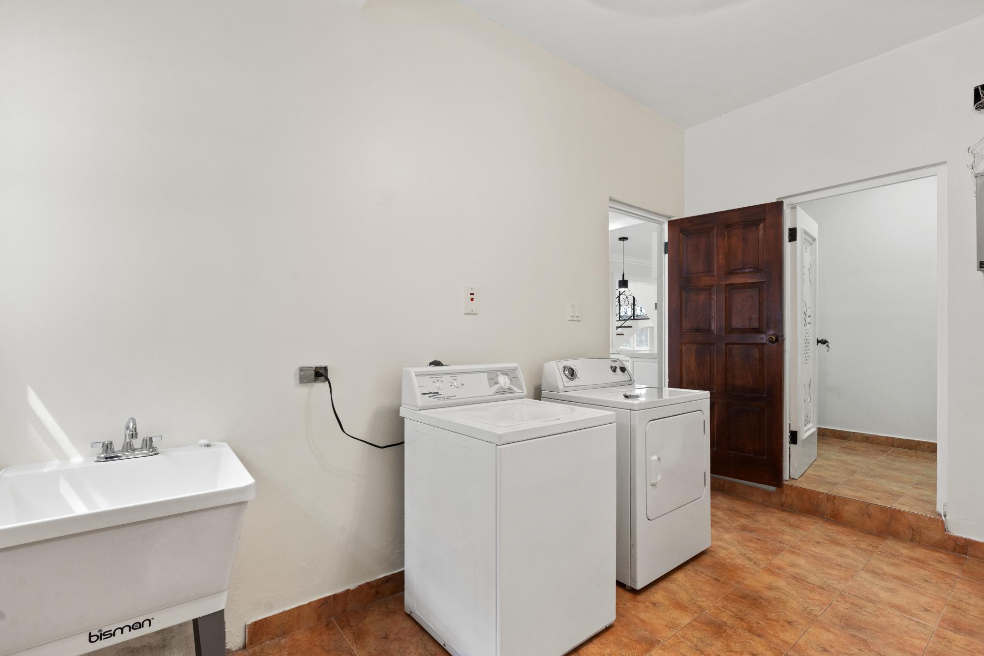 Townhouse For Rent: CHERRY DRIVE, Kingston 8 | $6,000 photo 17