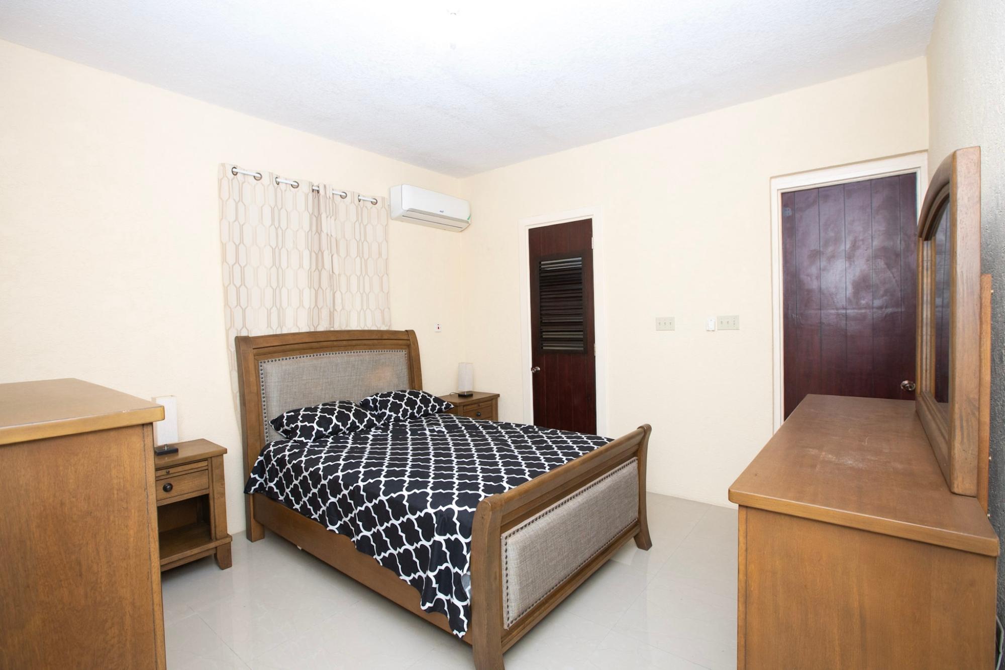 Apartment For Rent: WASHINGTON DRIVE, Kingston 10 | $1,800 photo 6