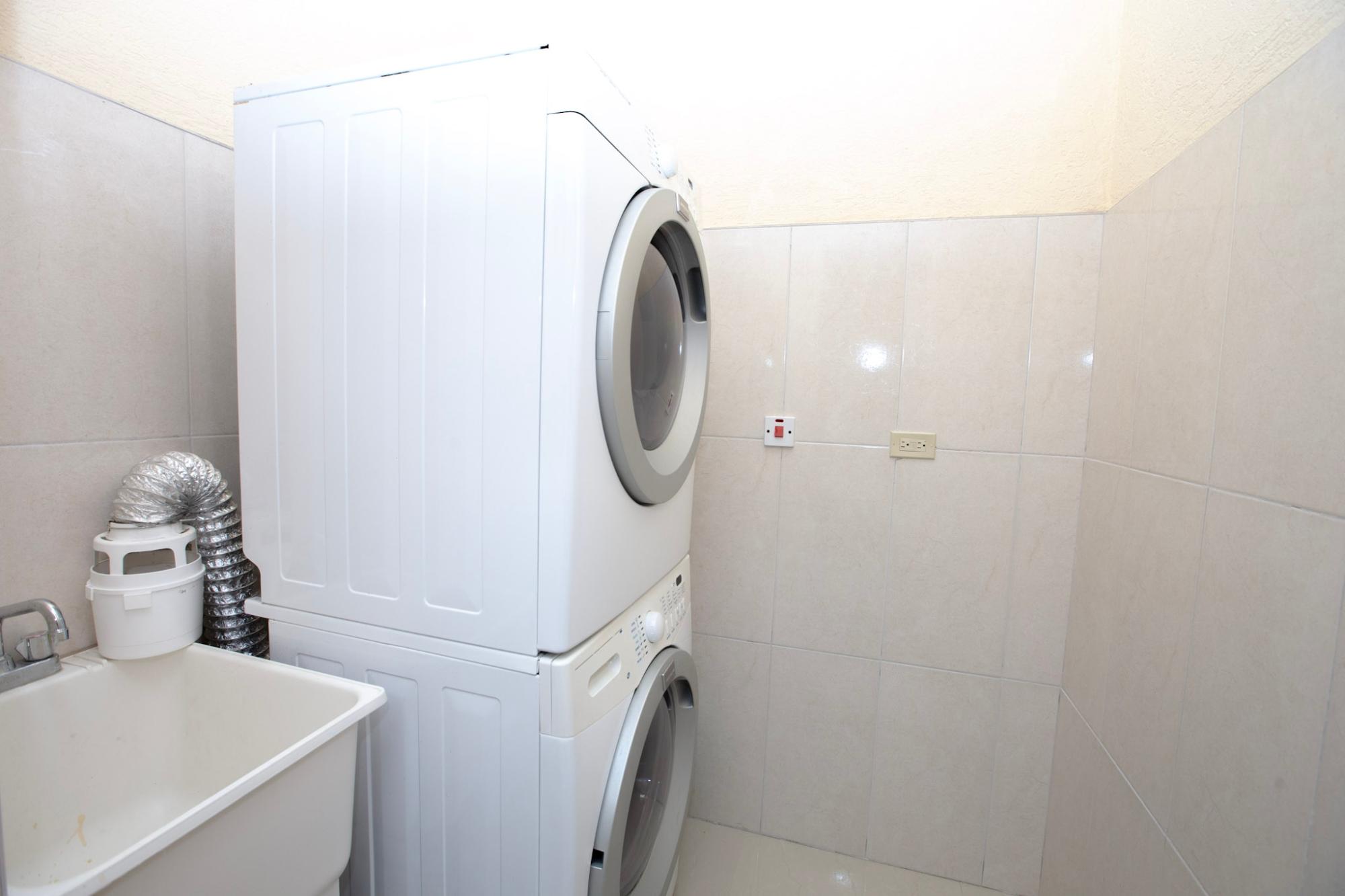 Apartment For Rent: WASHINGTON DRIVE, Kingston 10 | $1,800 photo 13