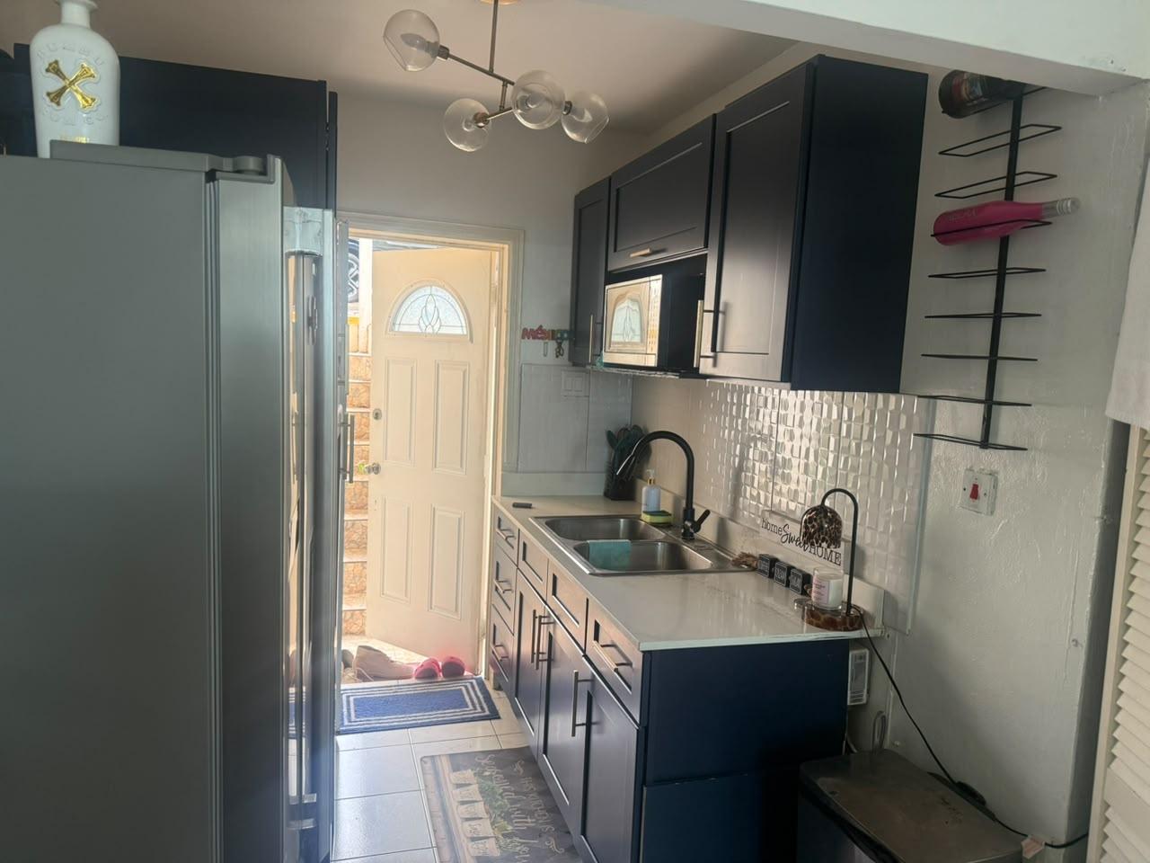 Apartment For Rent: PATRICKS HEIGHTS MANOR, Kingston 19 | $150,000 photo 4