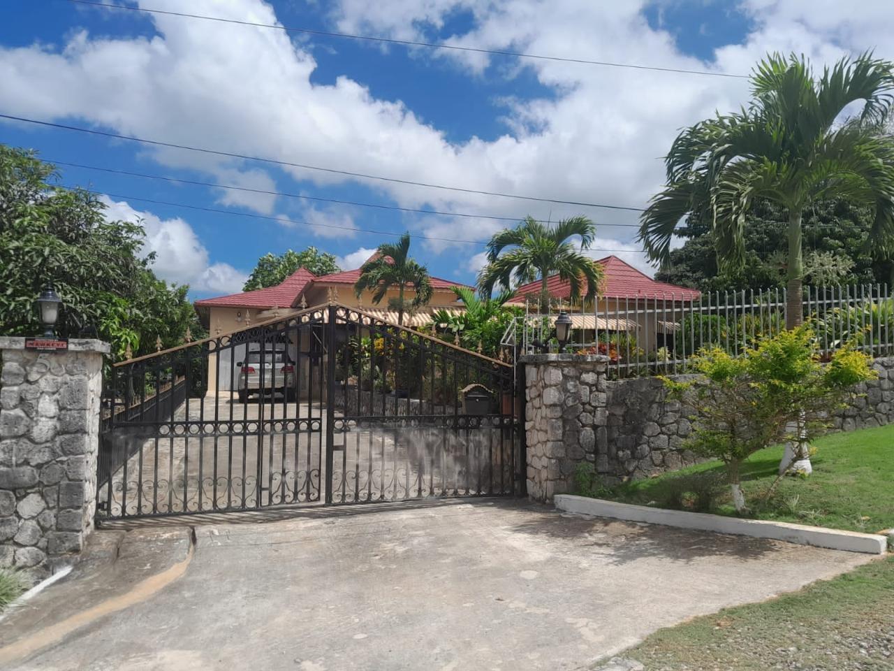 House For Sale: BATTERSEA MEWS, INGLESIDE, Battersea | $348,000