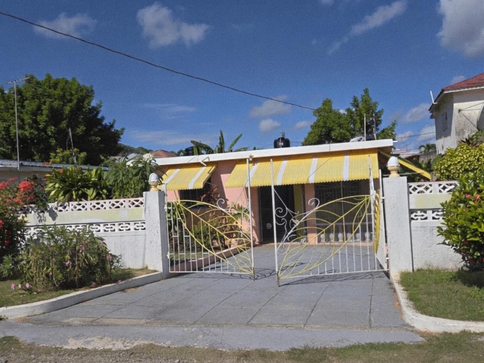 House For Sale: SUNSET MEWS BOSCOBEL HEIG, Boscobel Heights | $200,000 photo 2