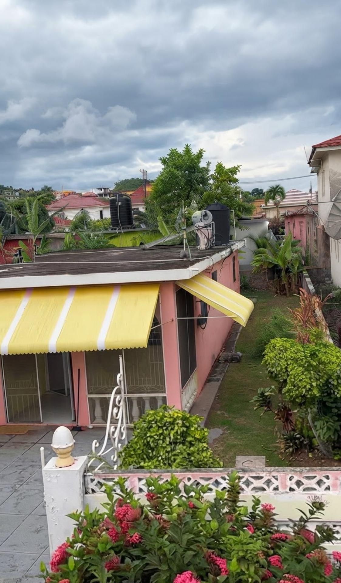 House For Sale: SUNSET MEWS BOSCOBEL HEIG, Boscobel Heights | $200,000 photo 3