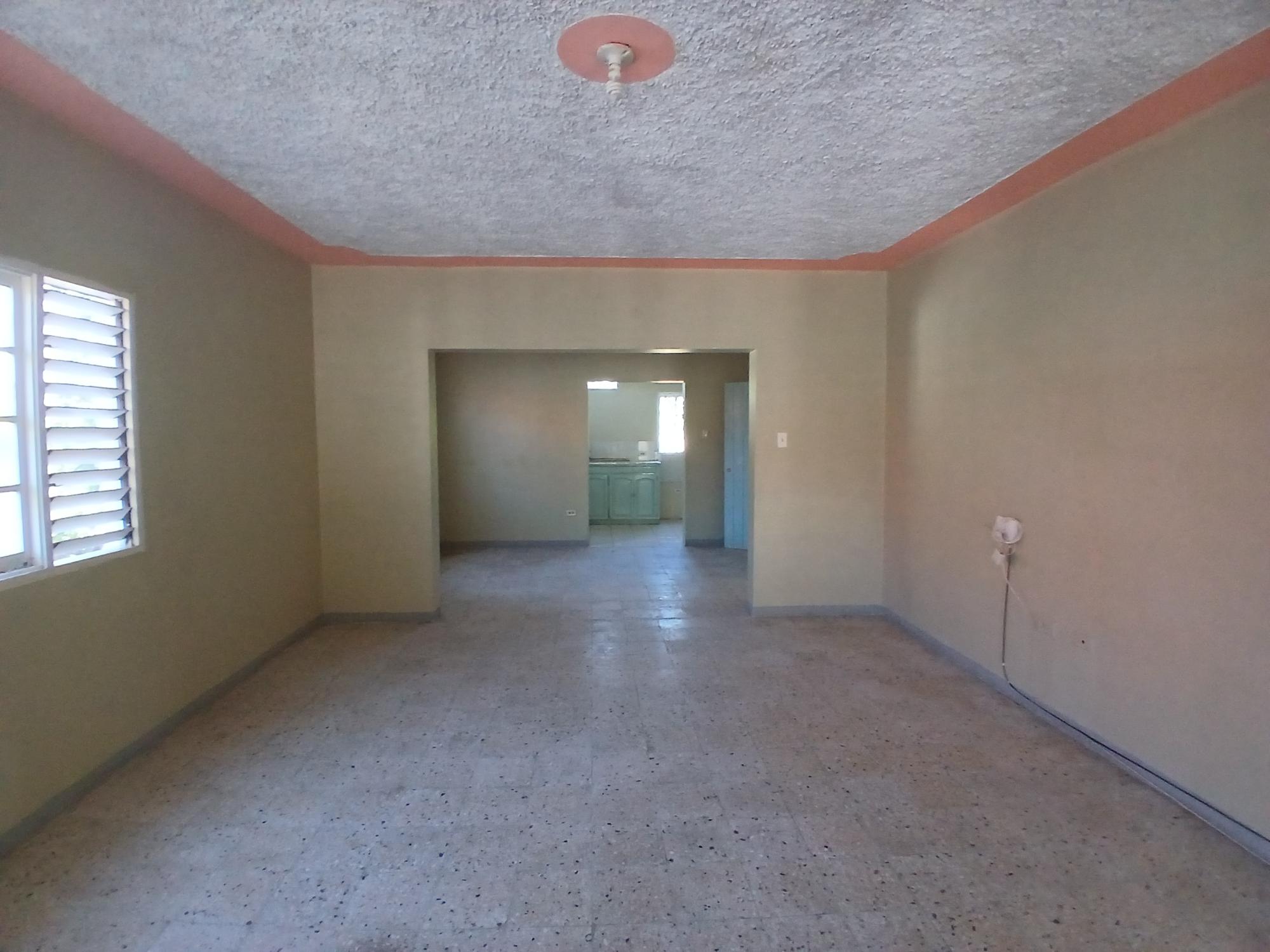 House For Rent: MOUNT EDGECOMBE, Runaway Bay | $85,000 photo 3