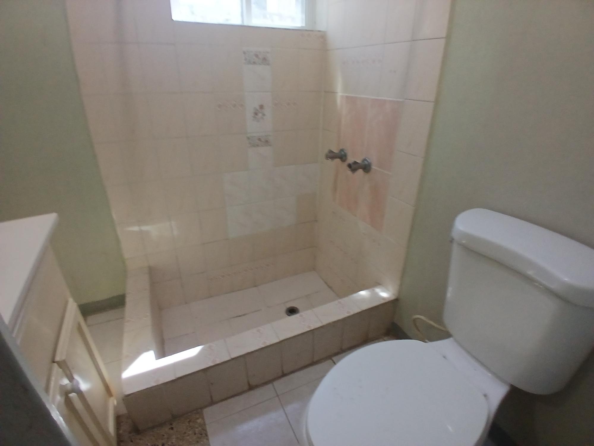House For Rent: MOUNT EDGECOMBE, Runaway Bay | $85,000 photo 11