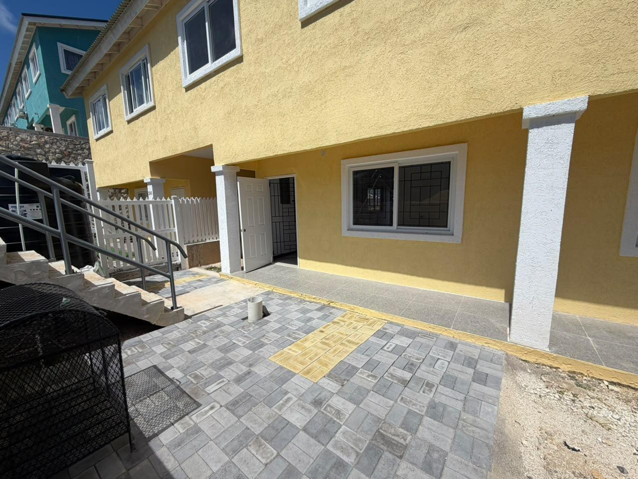Townhouse For Rent: EDMUND RIDGE ESTATE PHASE, Montego Bay | $210,000